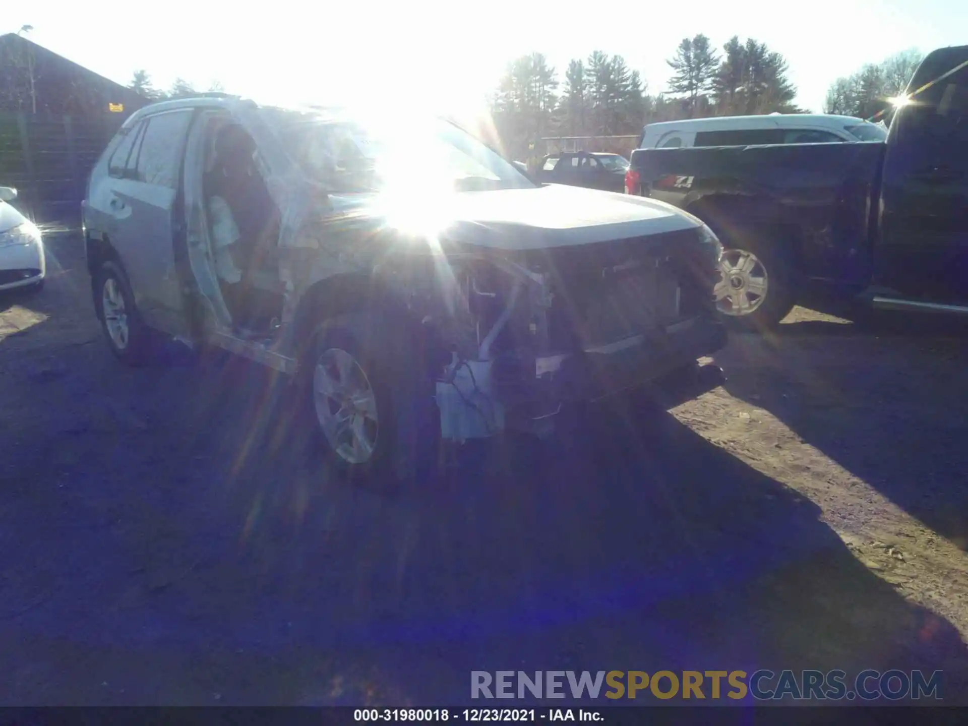 1 Photograph of a damaged car JTMP1RFV5KD028827 TOYOTA RAV4 2019