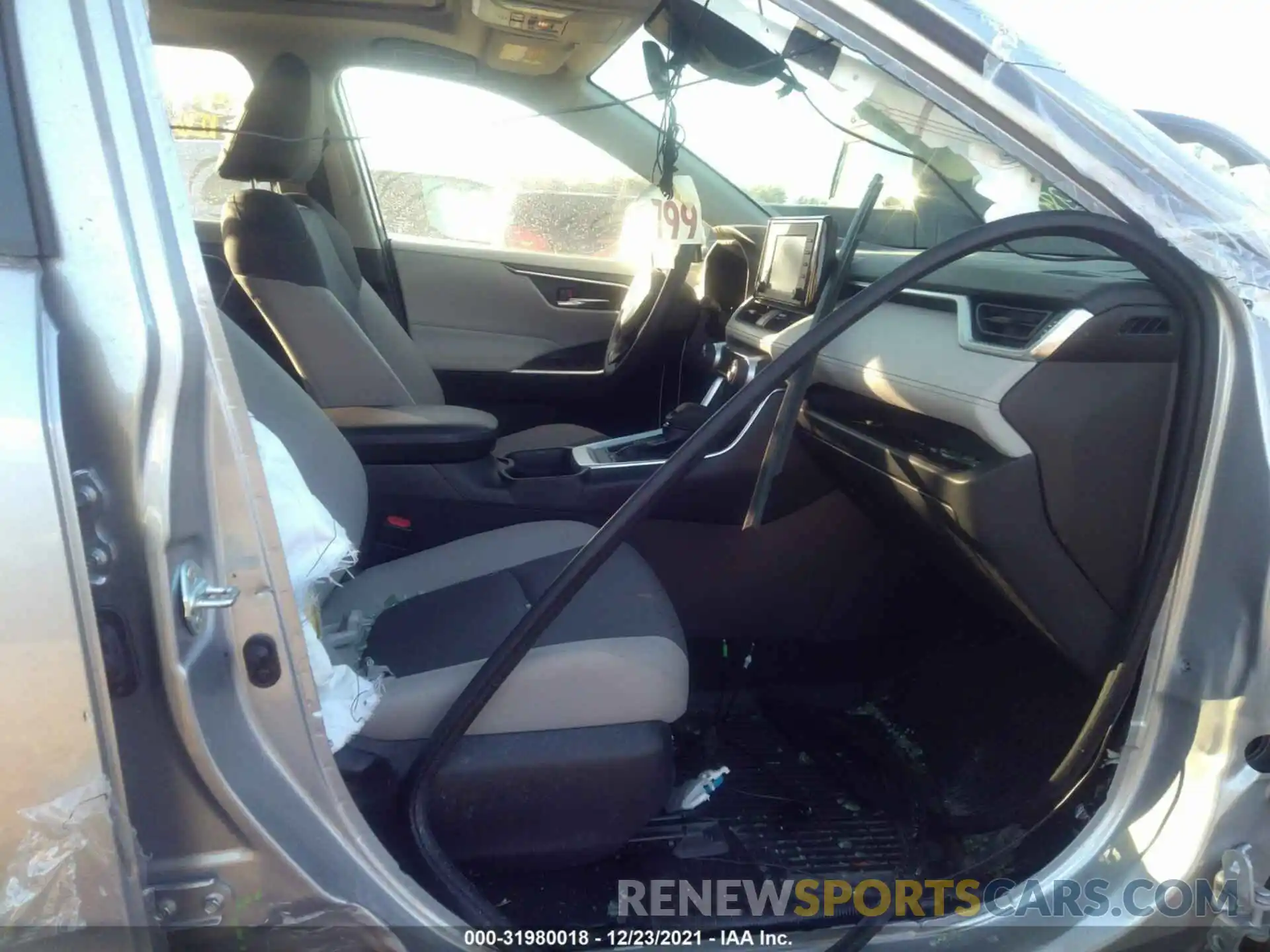 5 Photograph of a damaged car JTMP1RFV5KD028827 TOYOTA RAV4 2019