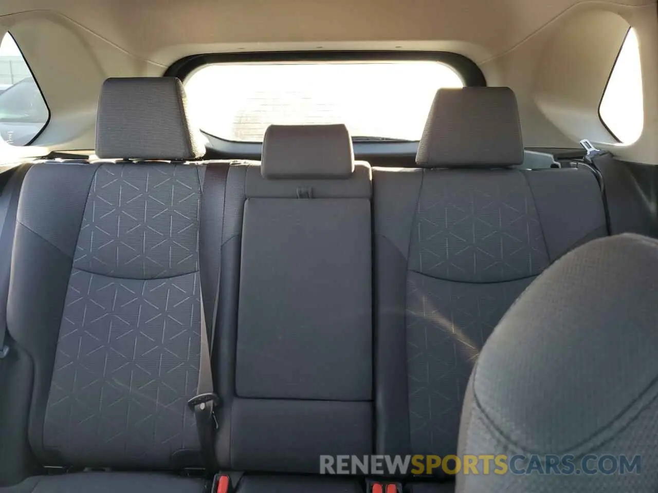 10 Photograph of a damaged car JTMP1RFV5KD029279 TOYOTA RAV4 2019