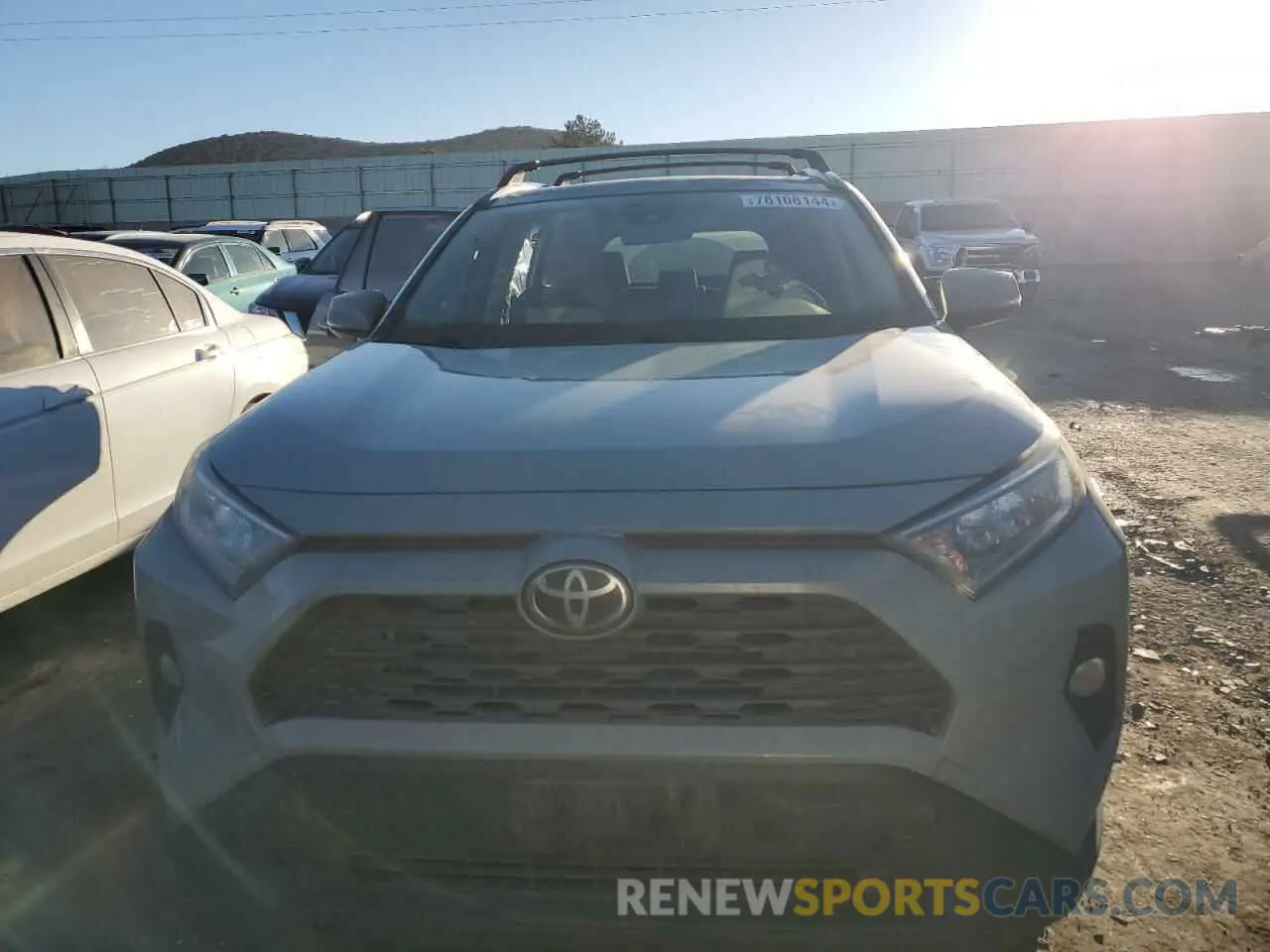 5 Photograph of a damaged car JTMP1RFV5KD029279 TOYOTA RAV4 2019