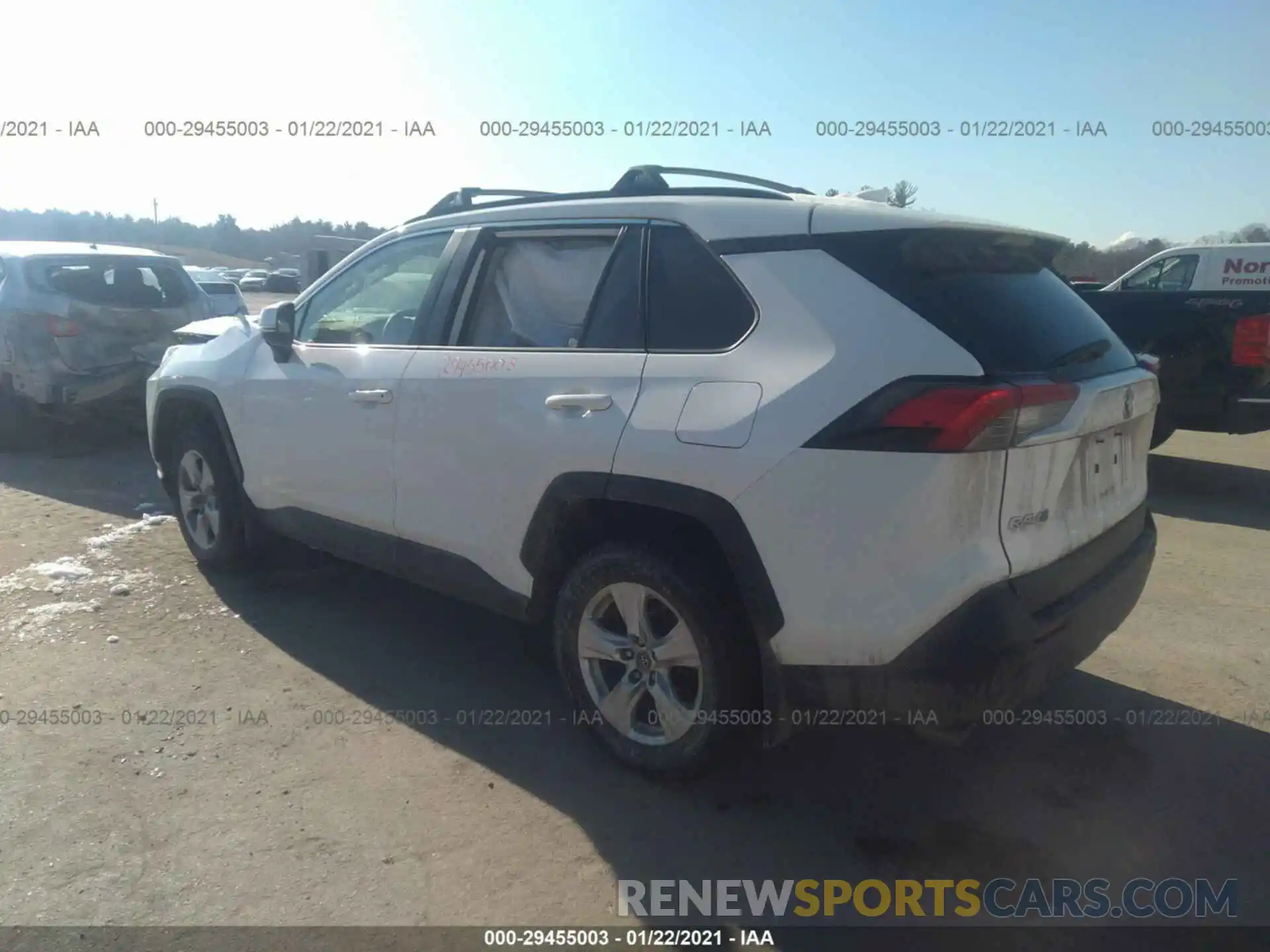 3 Photograph of a damaged car JTMP1RFV5KD038399 TOYOTA RAV4 2019