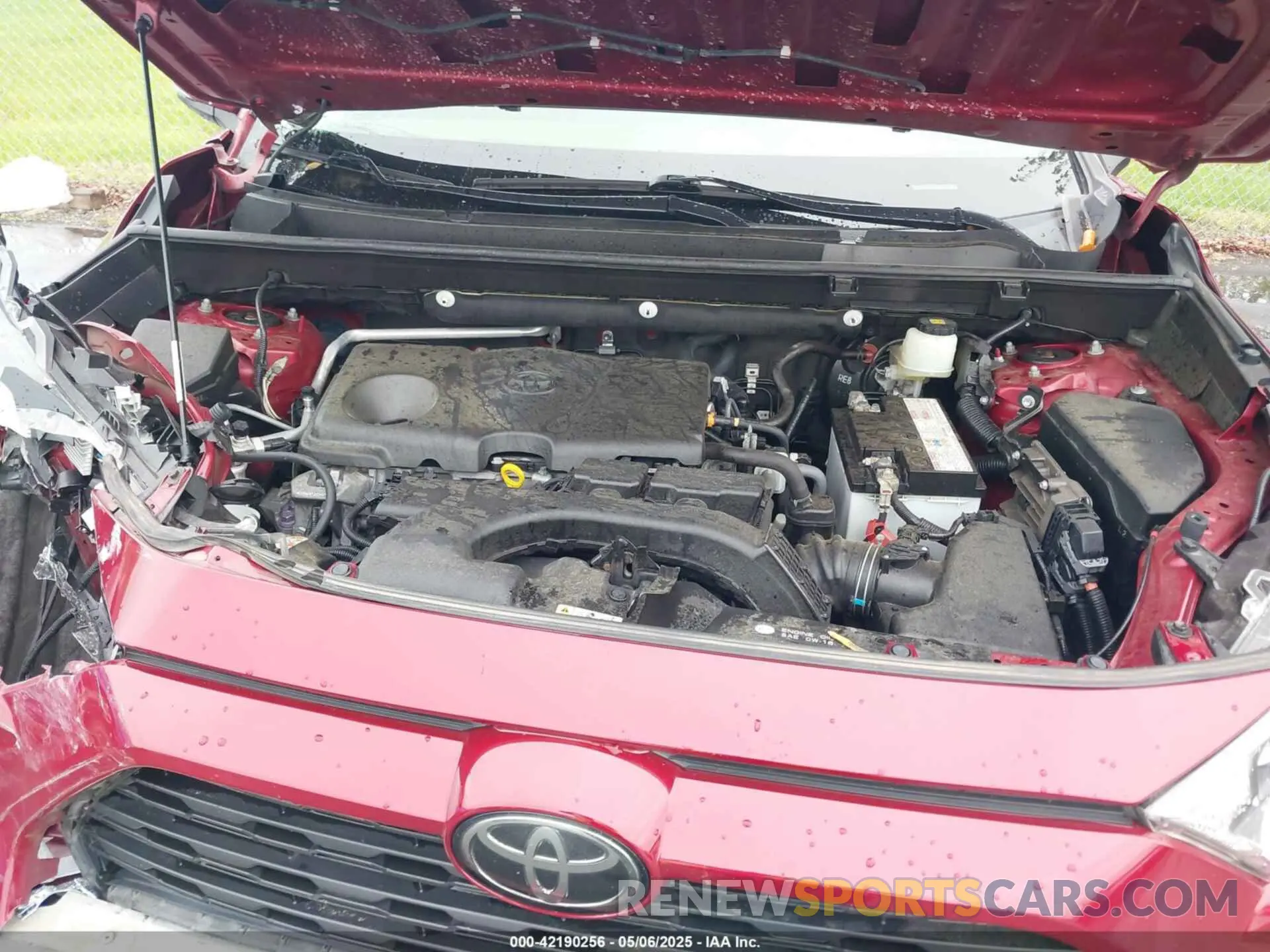 10 Photograph of a damaged car JTMP1RFV5KD042503 TOYOTA RAV4 2019