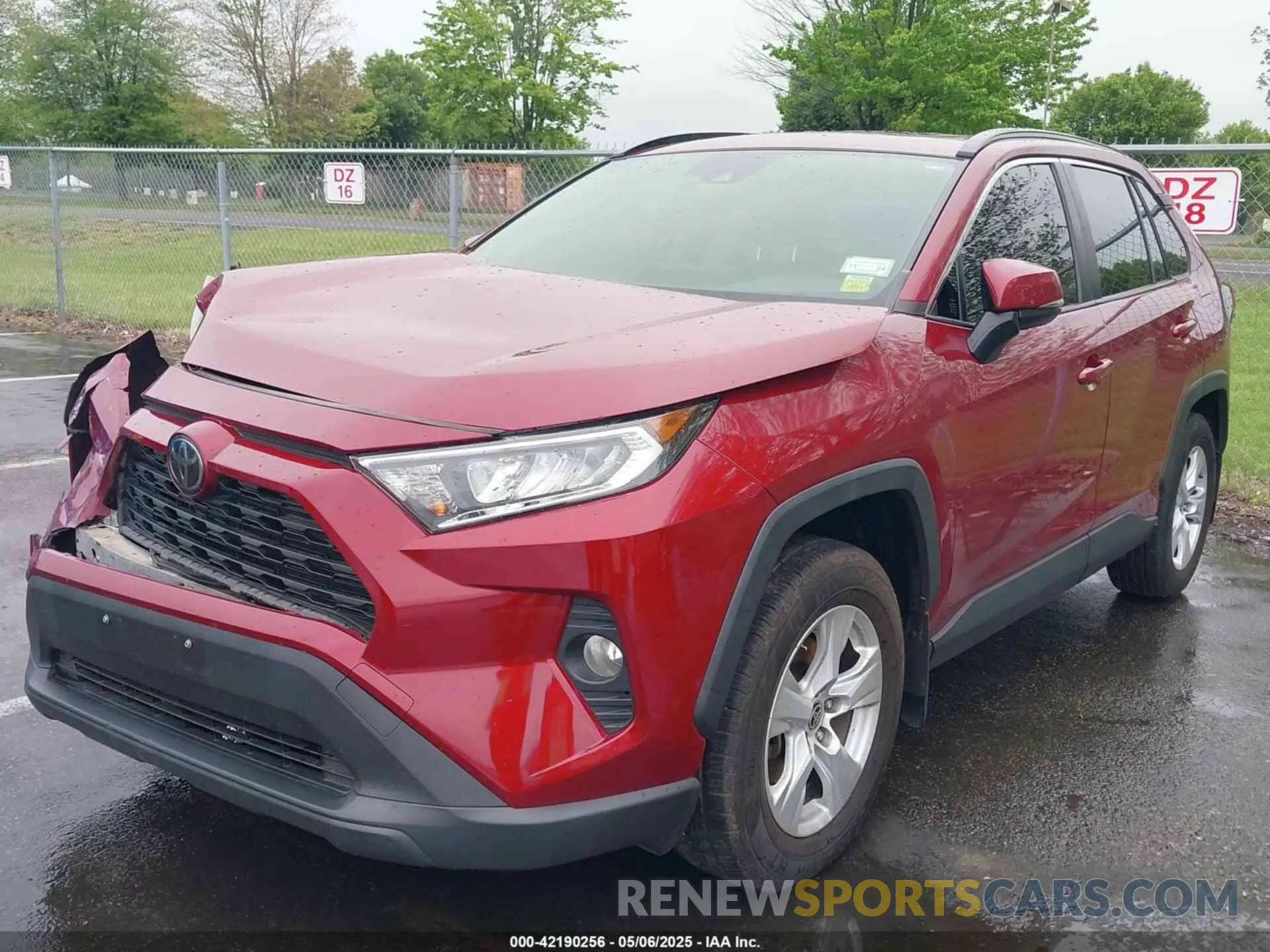2 Photograph of a damaged car JTMP1RFV5KD042503 TOYOTA RAV4 2019