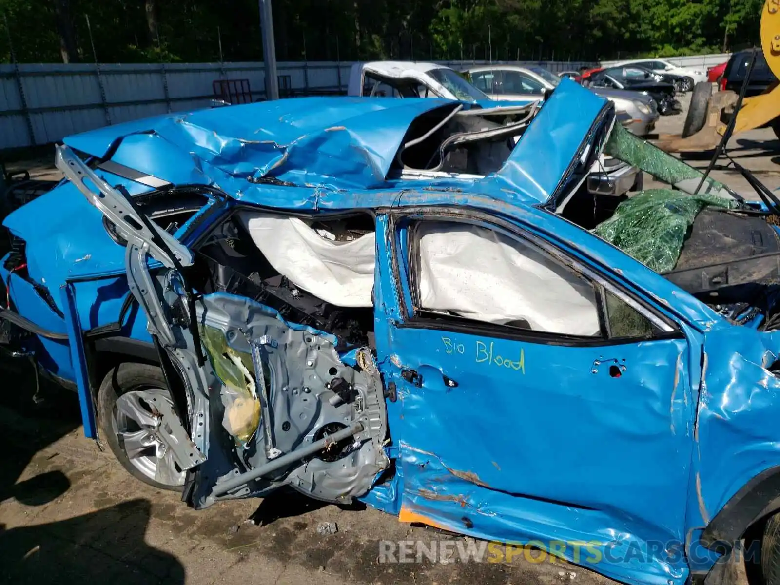 9 Photograph of a damaged car JTMP1RFV5KJ019692 TOYOTA RAV4 2019