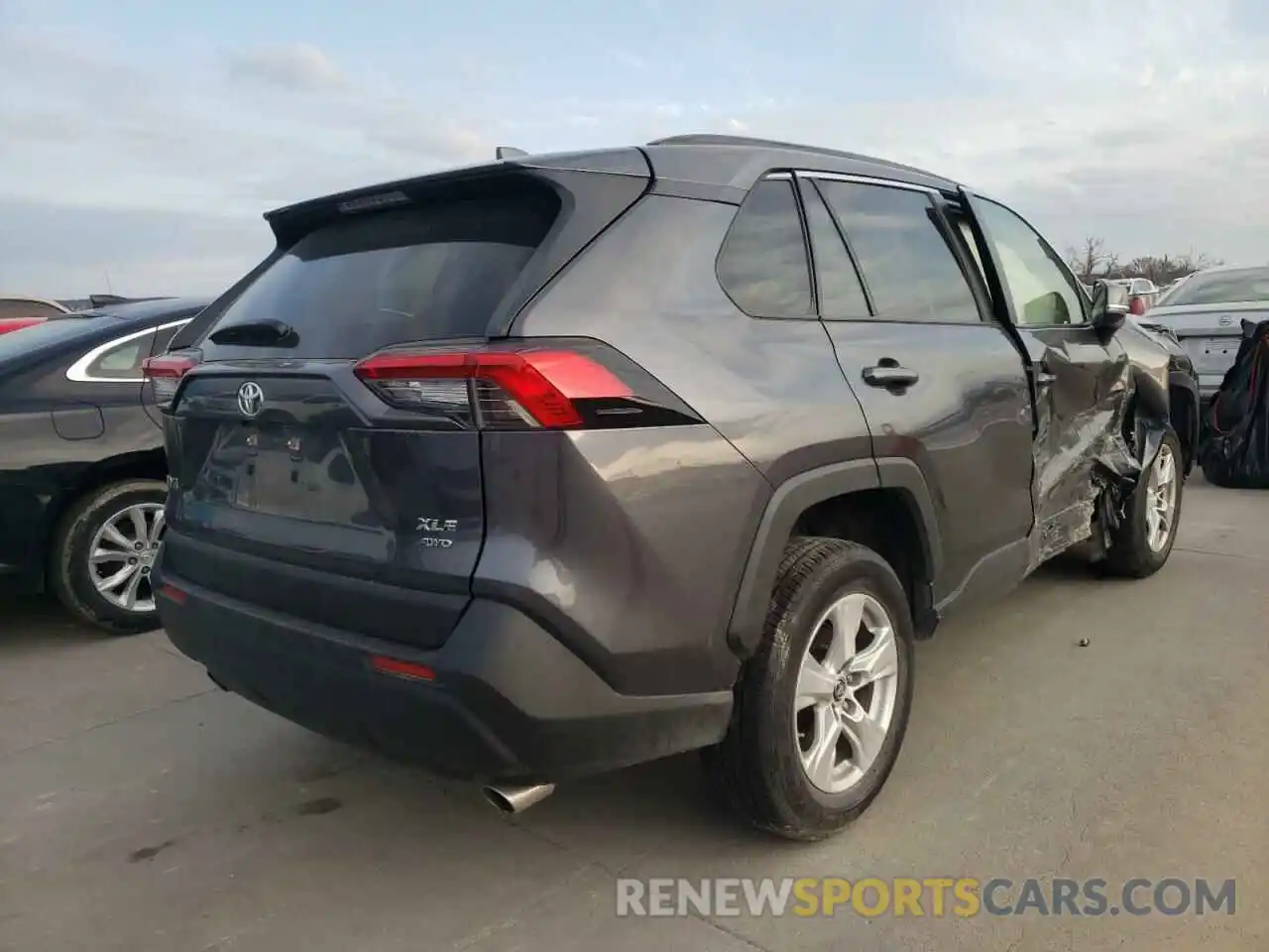 4 Photograph of a damaged car JTMP1RFV6KD003161 TOYOTA RAV4 2019