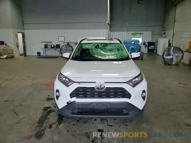 14 Photograph of a damaged car JTMP1RFV6KD518659 TOYOTA RAV4 2019