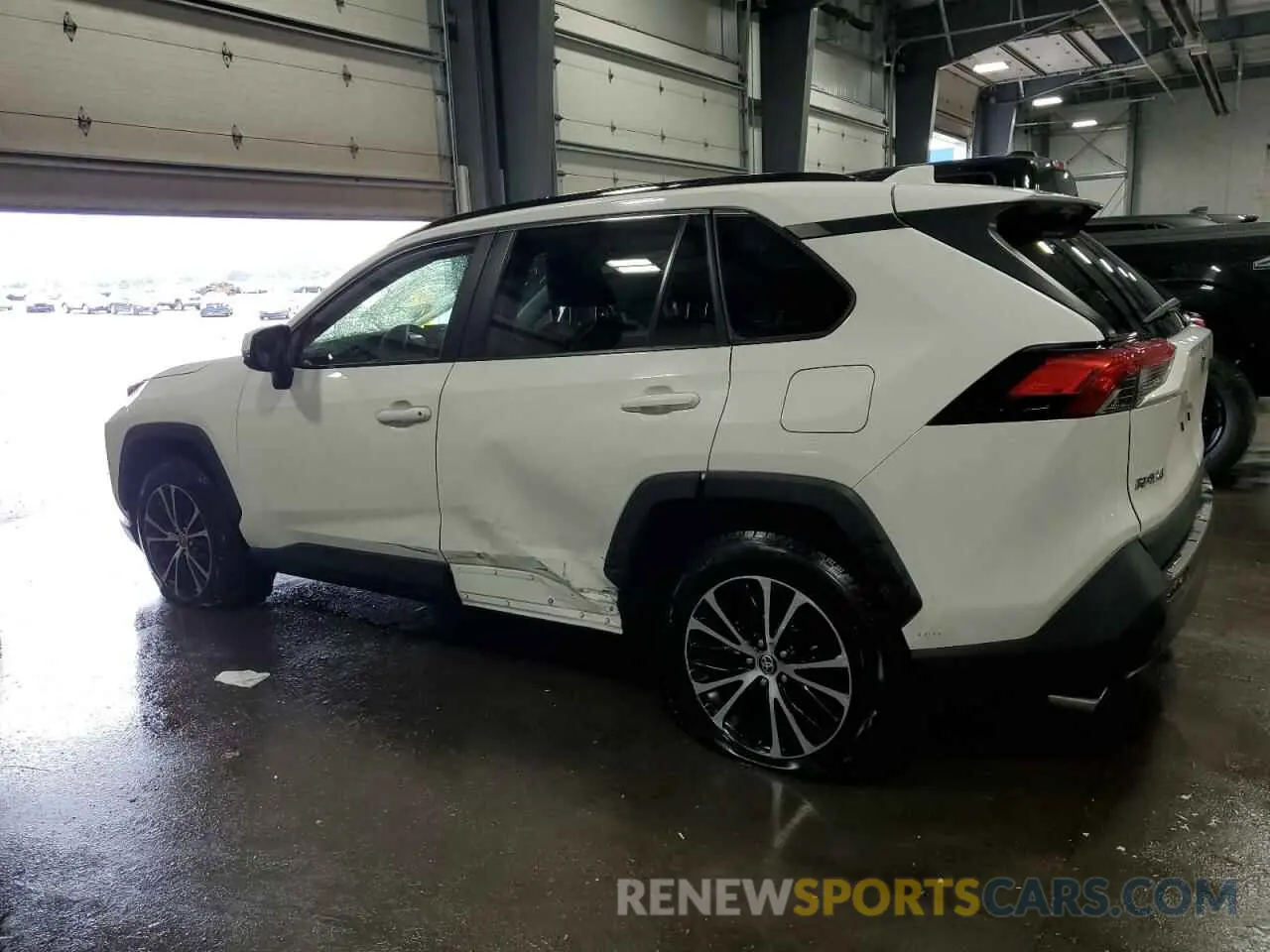 2 Photograph of a damaged car JTMP1RFV6KD518659 TOYOTA RAV4 2019
