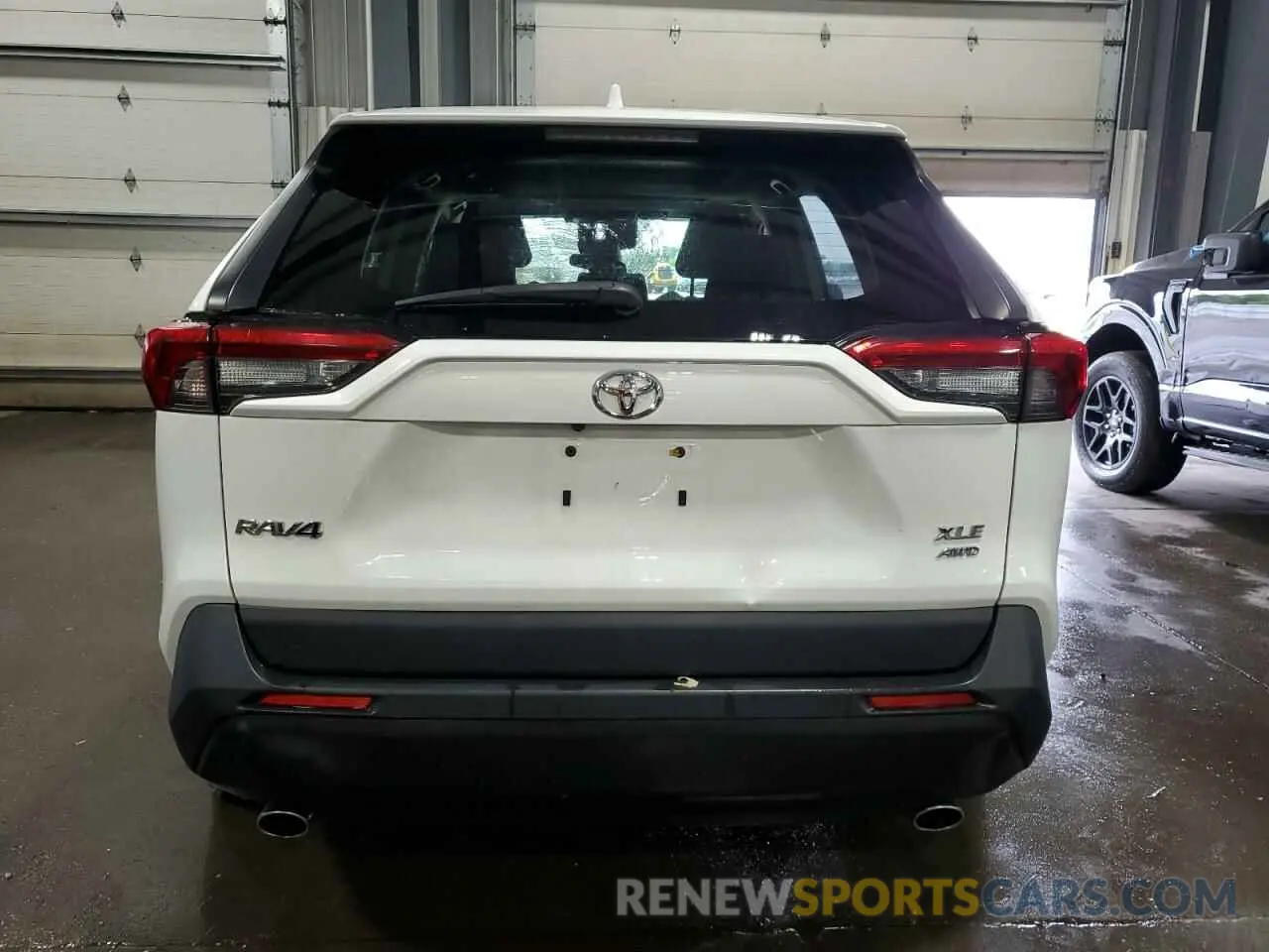 6 Photograph of a damaged car JTMP1RFV6KD518659 TOYOTA RAV4 2019