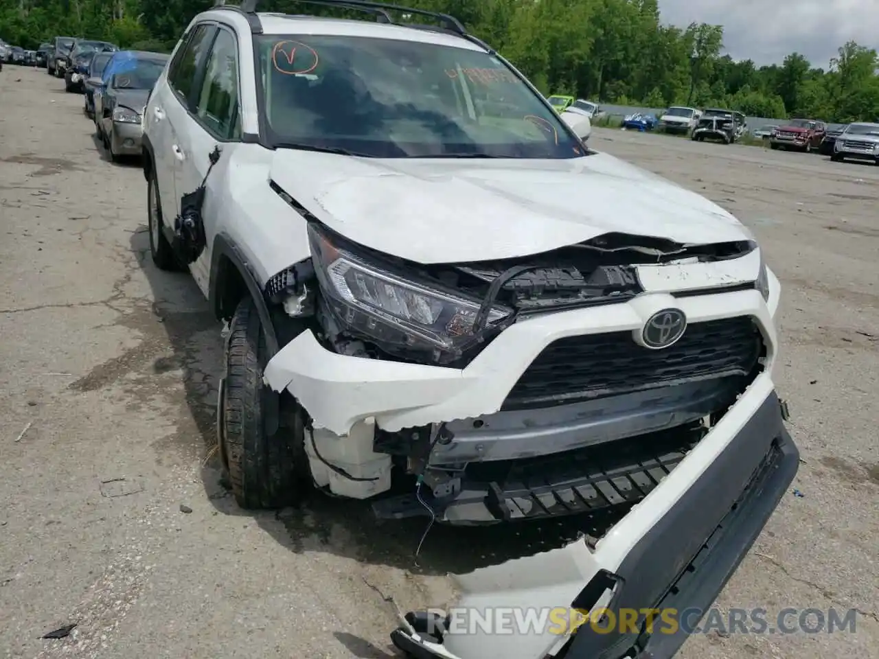 9 Photograph of a damaged car JTMP1RFV6KJ001315 TOYOTA RAV4 2019