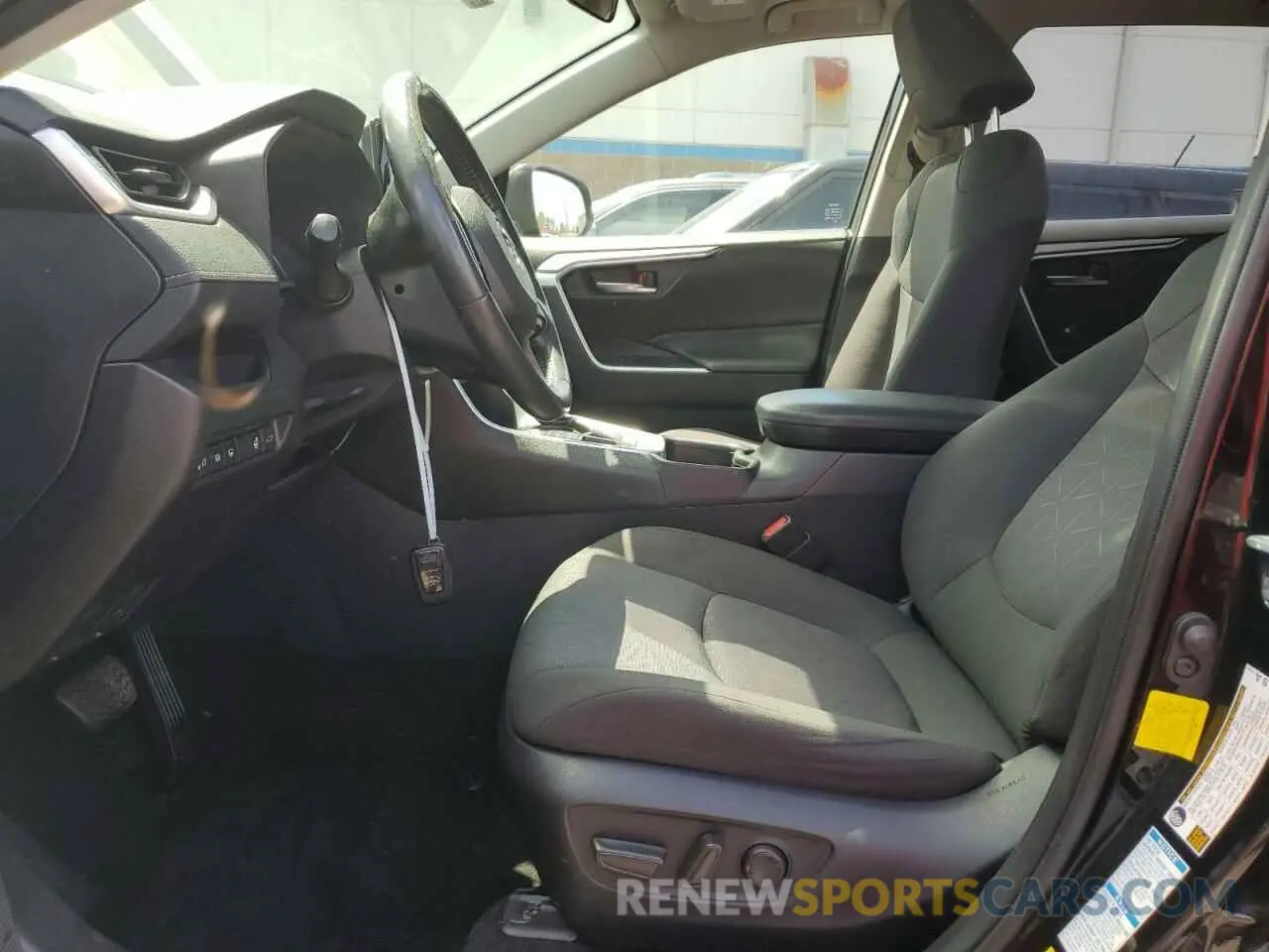 7 Photograph of a damaged car JTMP1RFV6KJ004571 TOYOTA RAV4 2019