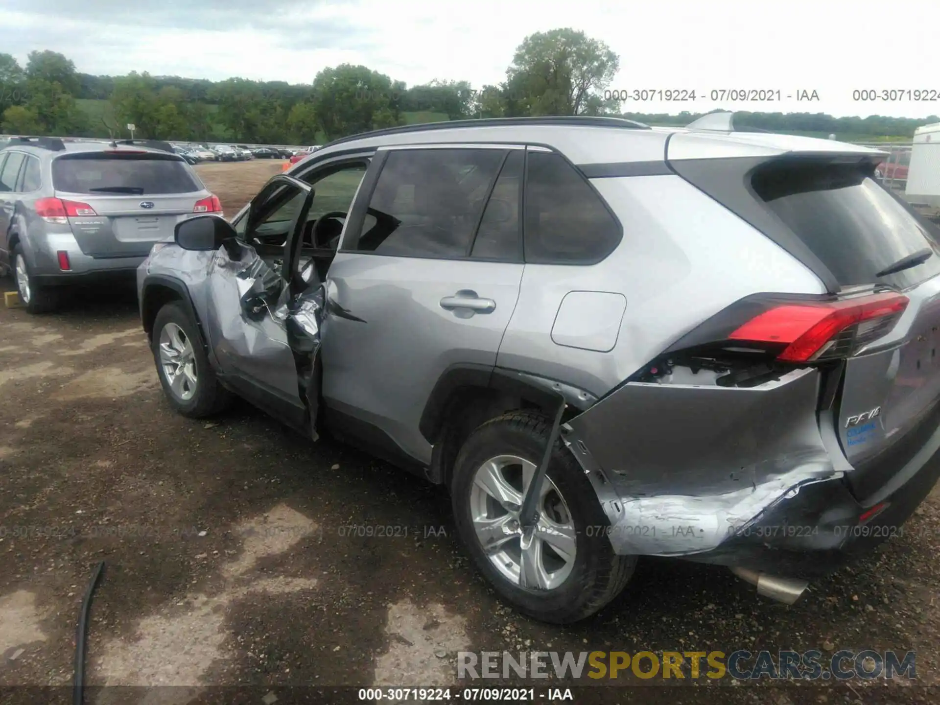 6 Photograph of a damaged car JTMP1RFV7KD007560 TOYOTA RAV4 2019