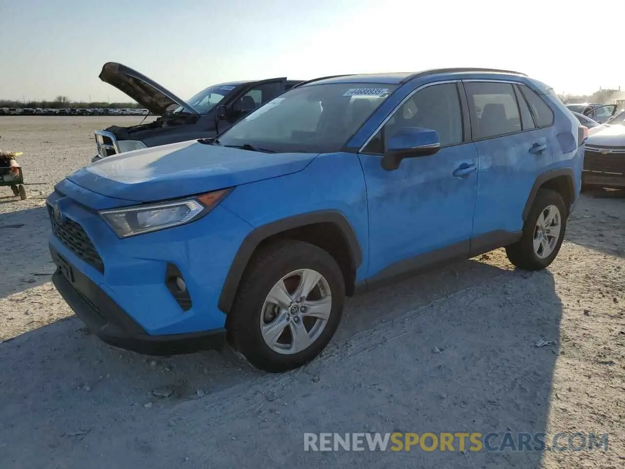 1 Photograph of a damaged car JTMP1RFV7KD018638 TOYOTA RAV4 2019