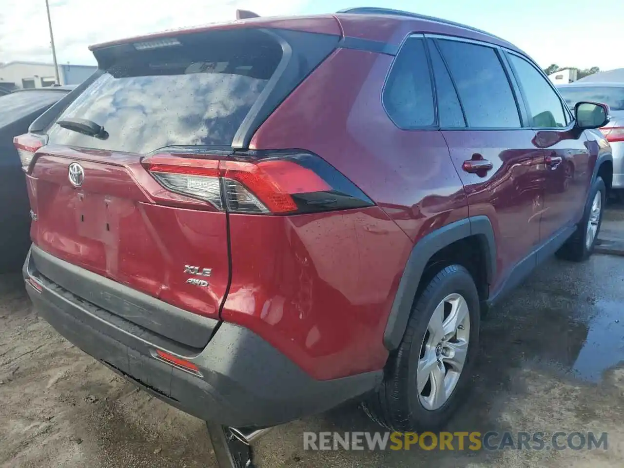 4 Photograph of a damaged car JTMP1RFV7KD019871 TOYOTA RAV4 2019