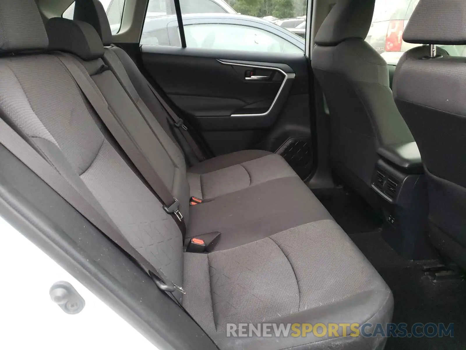6 Photograph of a damaged car JTMP1RFV7KD024665 TOYOTA RAV4 2019