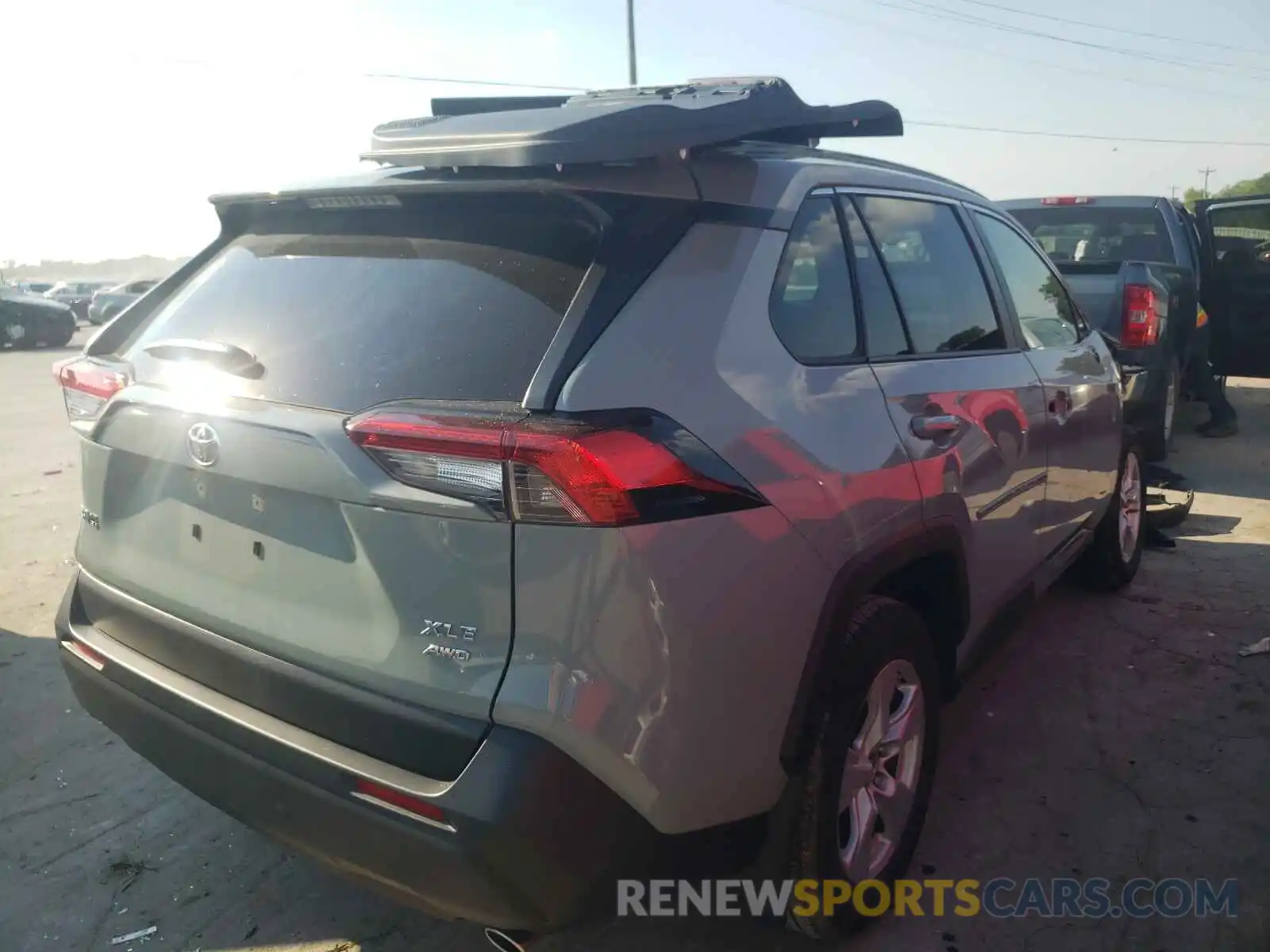 4 Photograph of a damaged car JTMP1RFV7KD025878 TOYOTA RAV4 2019