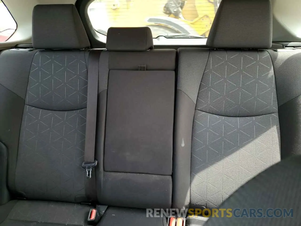 10 Photograph of a damaged car JTMP1RFV7KD028005 TOYOTA RAV4 2019