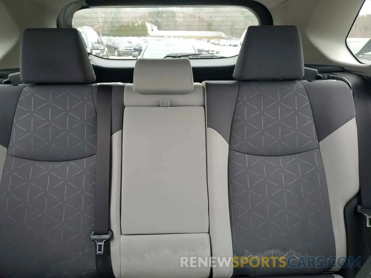 10 Photograph of a damaged car JTMP1RFV7KD028697 TOYOTA RAV4 2019