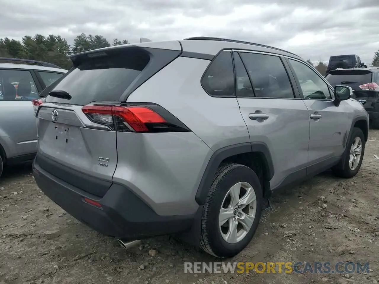 3 Photograph of a damaged car JTMP1RFV7KD028697 TOYOTA RAV4 2019