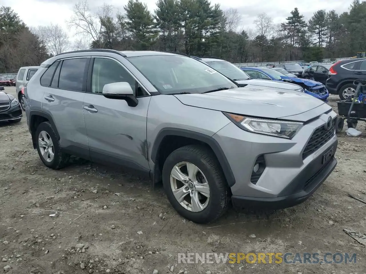 4 Photograph of a damaged car JTMP1RFV7KD028697 TOYOTA RAV4 2019