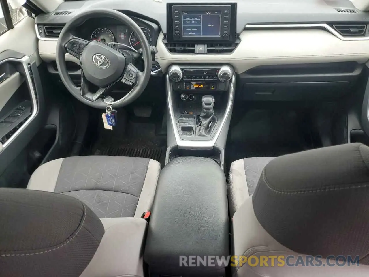 8 Photograph of a damaged car JTMP1RFV7KD028697 TOYOTA RAV4 2019