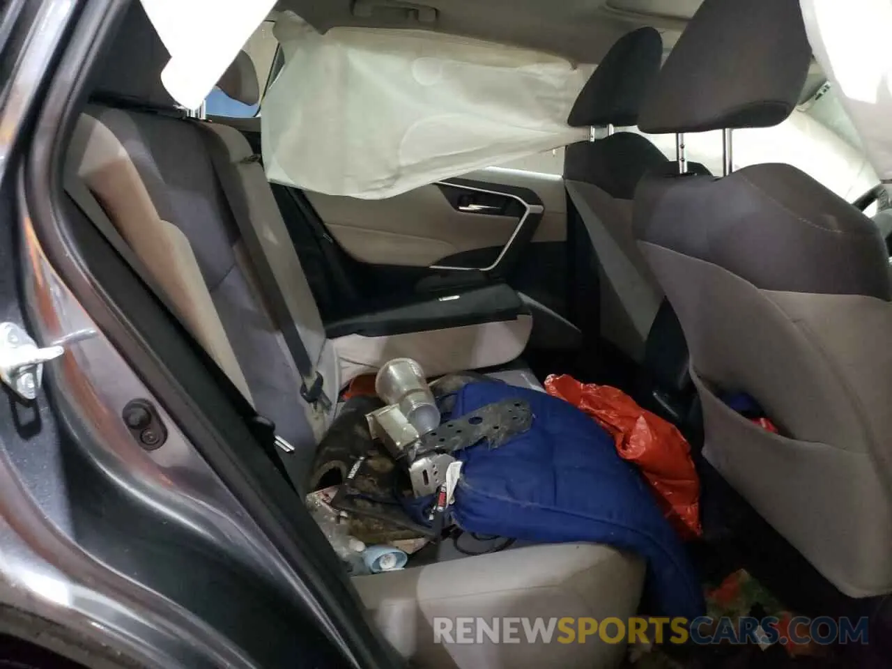 11 Photograph of a damaged car JTMP1RFV7KD028795 TOYOTA RAV4 2019