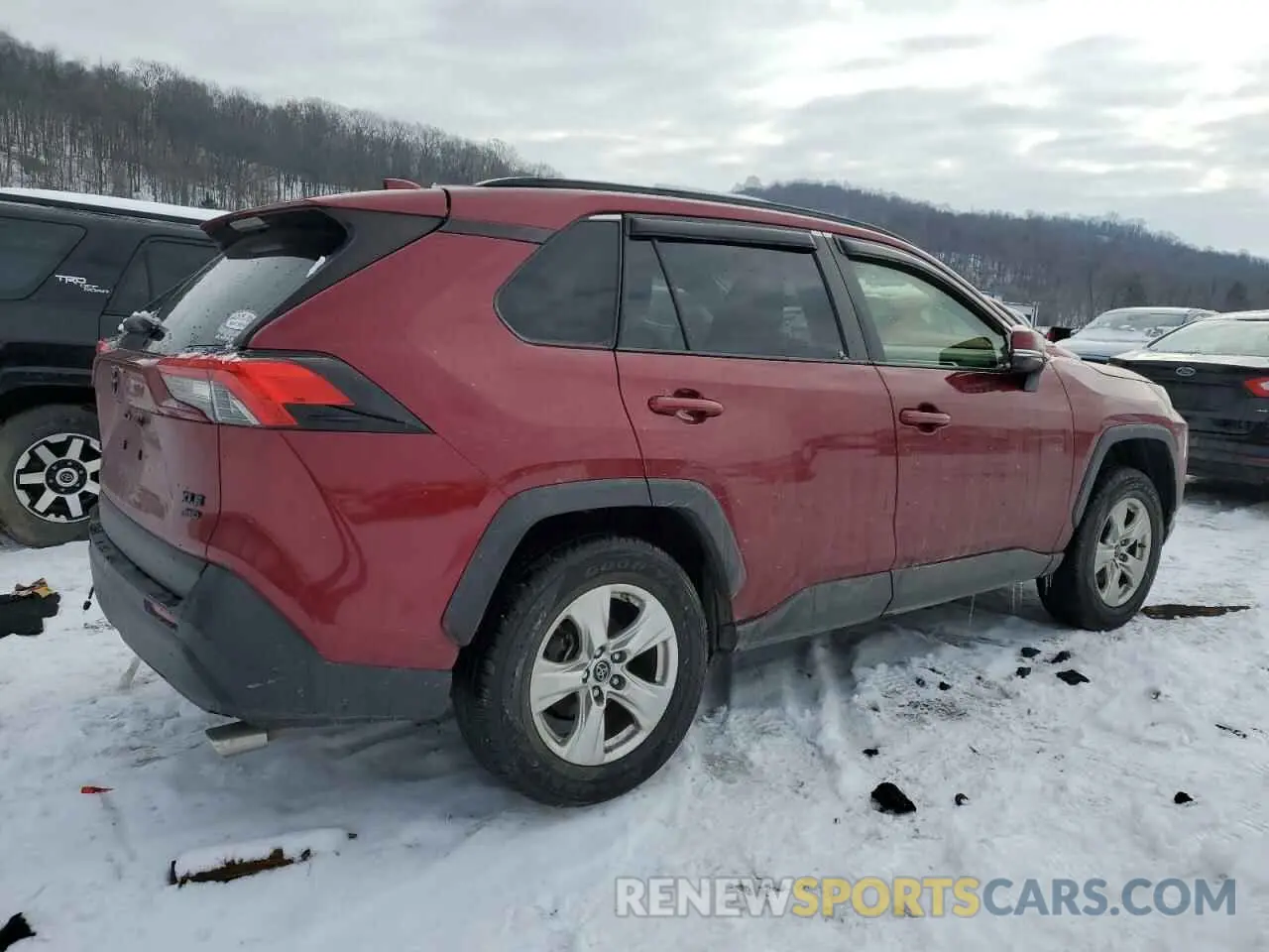 3 Photograph of a damaged car JTMP1RFV7KD037738 TOYOTA RAV4 2019