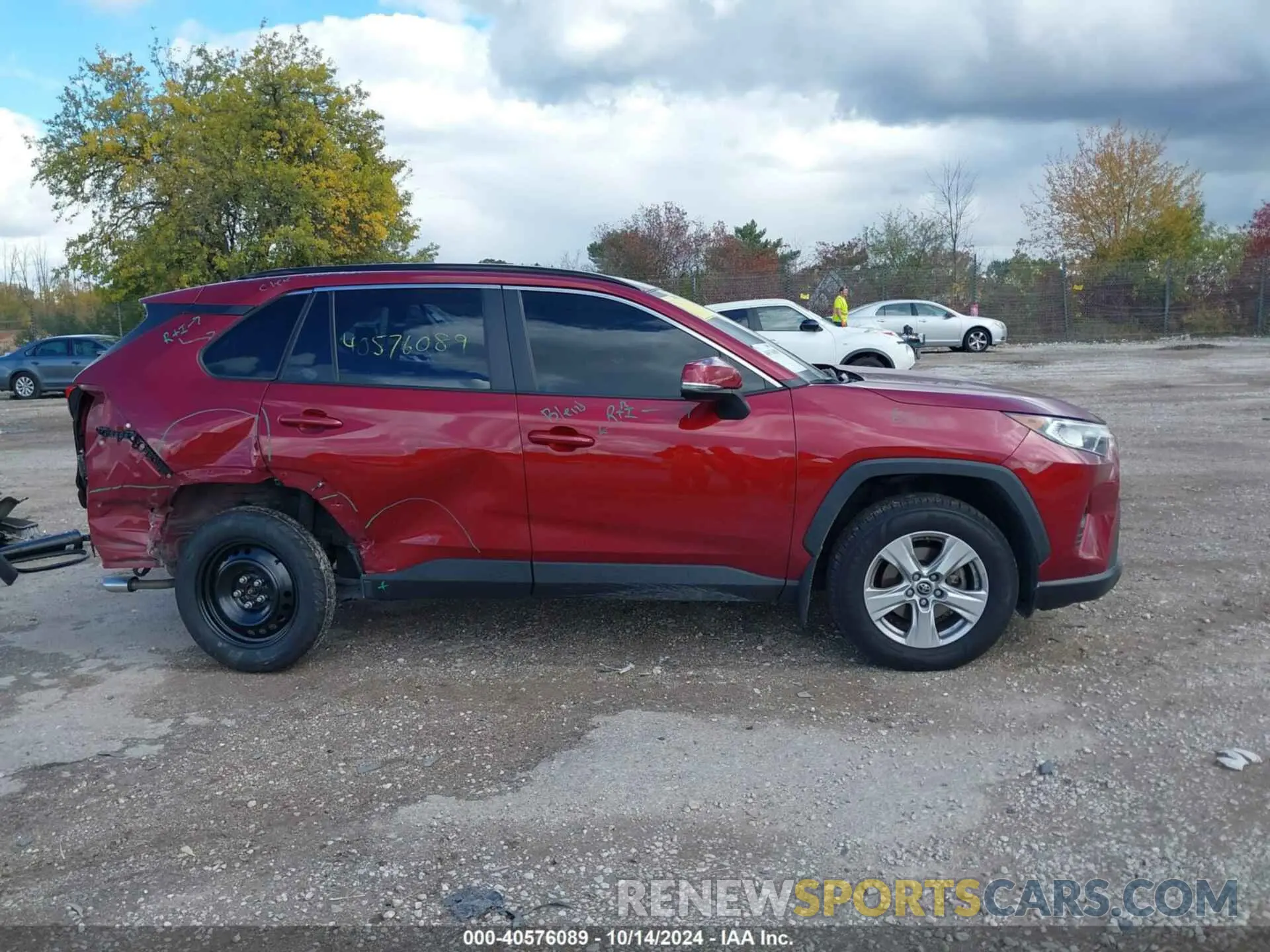 13 Photograph of a damaged car JTMP1RFV7KD504463 TOYOTA RAV4 2019