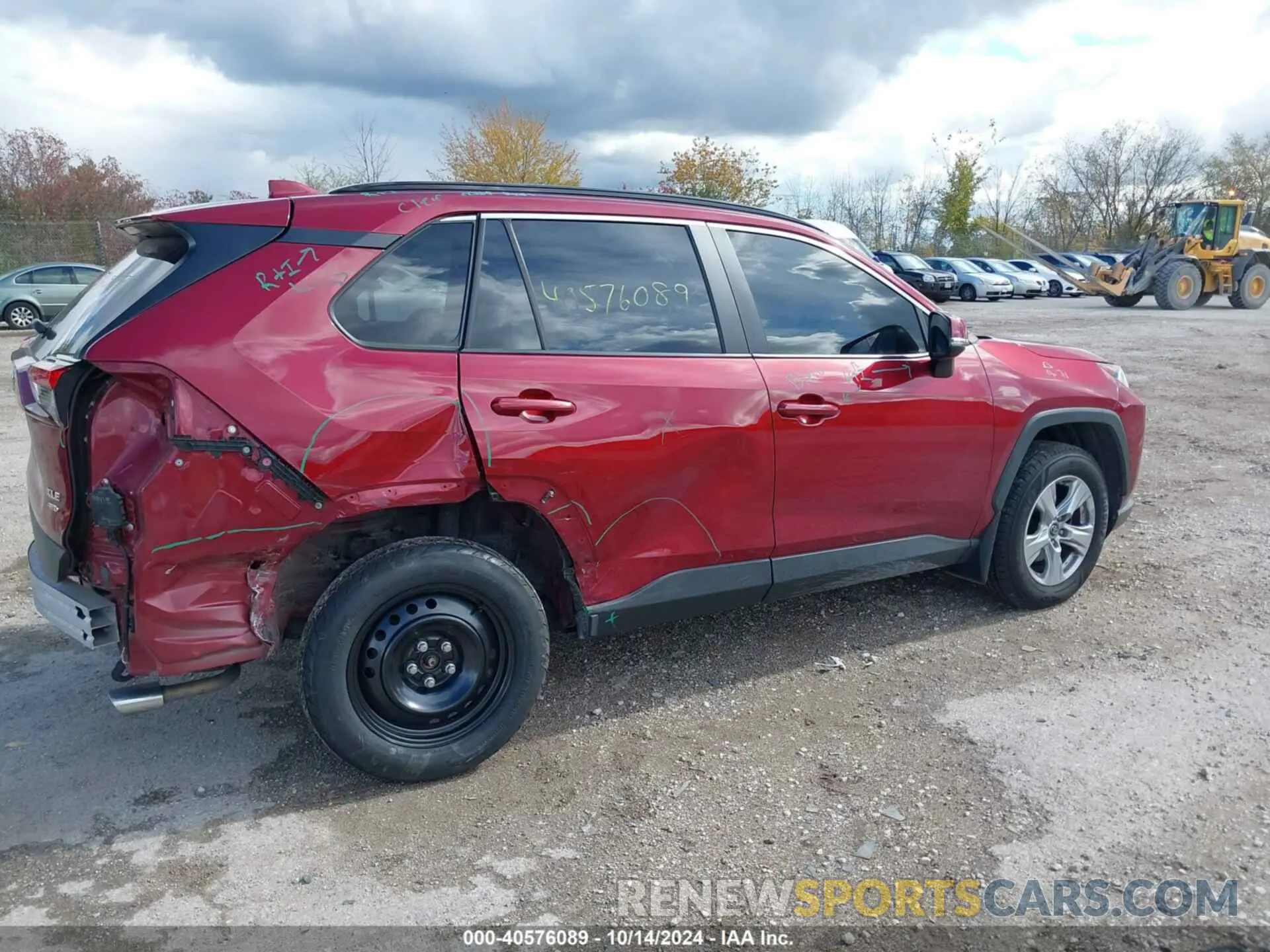 4 Photograph of a damaged car JTMP1RFV7KD504463 TOYOTA RAV4 2019