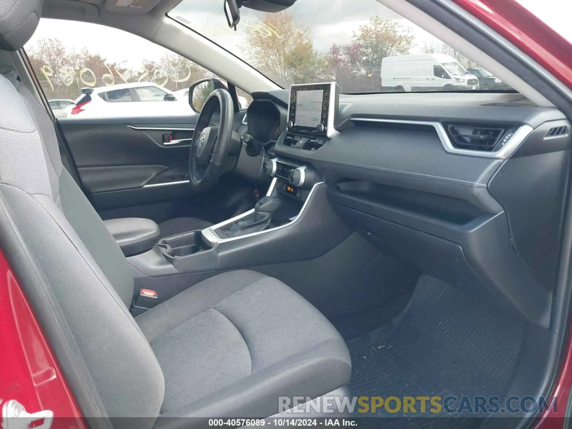 5 Photograph of a damaged car JTMP1RFV7KD504463 TOYOTA RAV4 2019