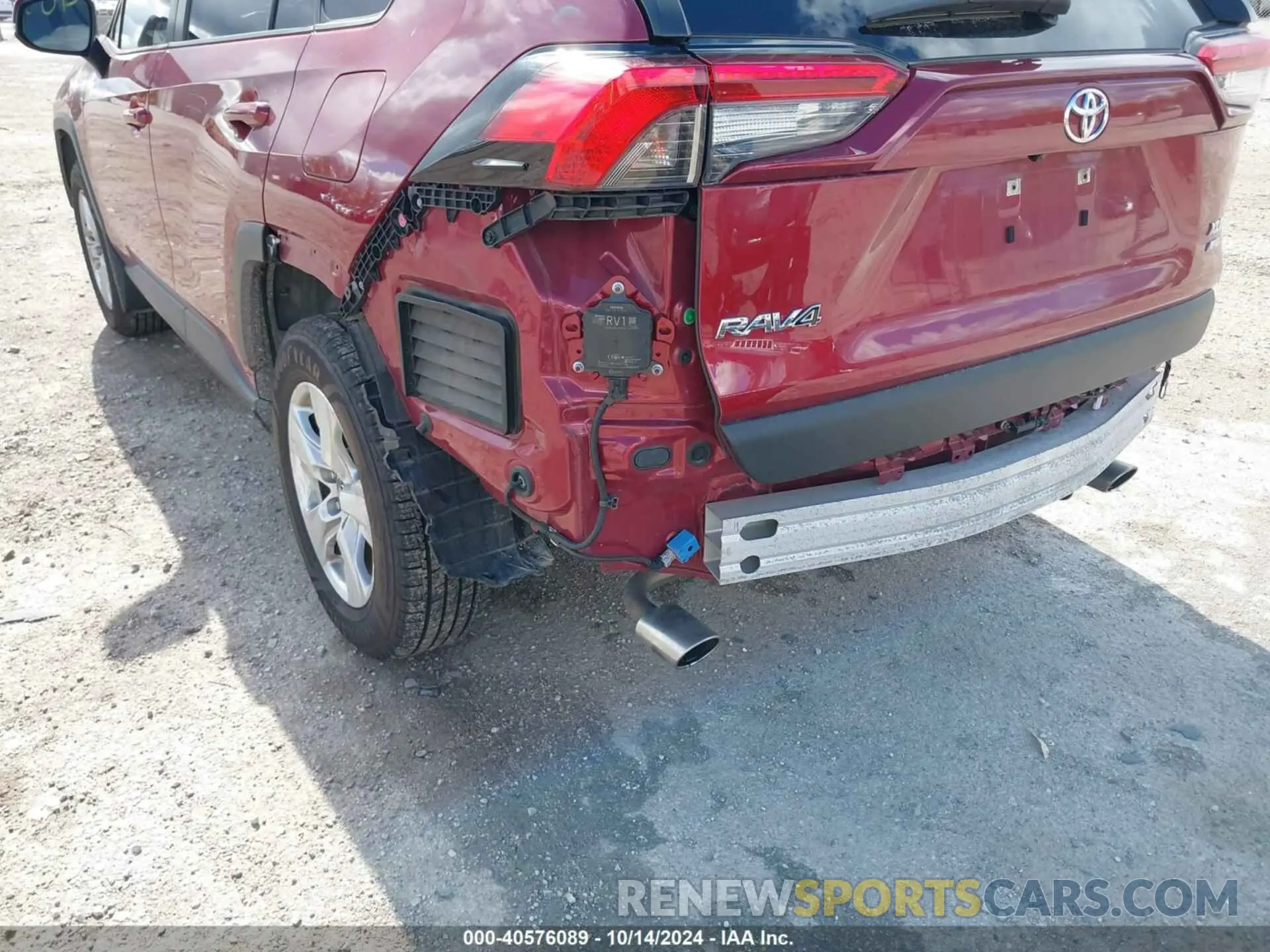 6 Photograph of a damaged car JTMP1RFV7KD504463 TOYOTA RAV4 2019