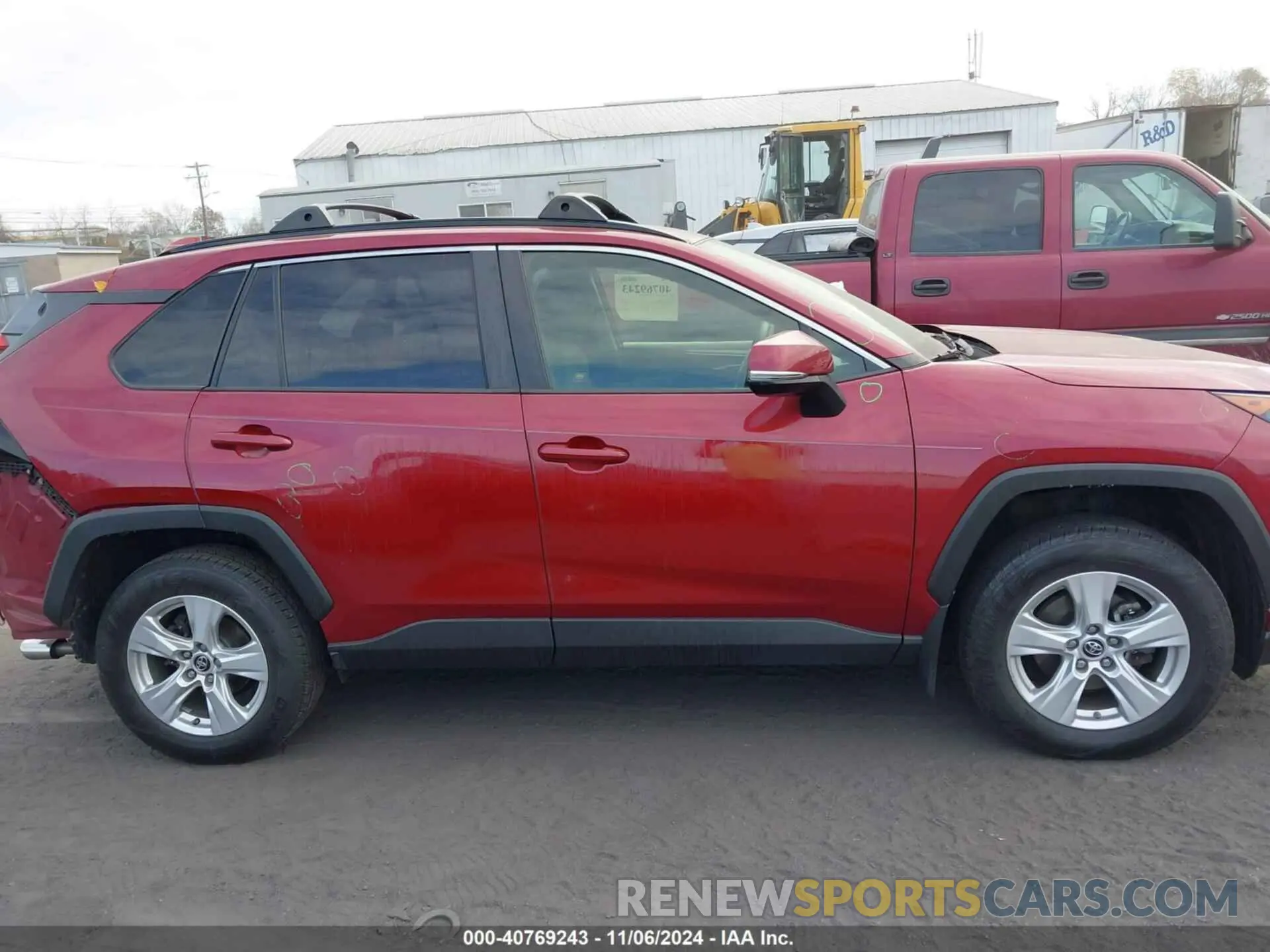 13 Photograph of a damaged car JTMP1RFV7KD506617 TOYOTA RAV4 2019