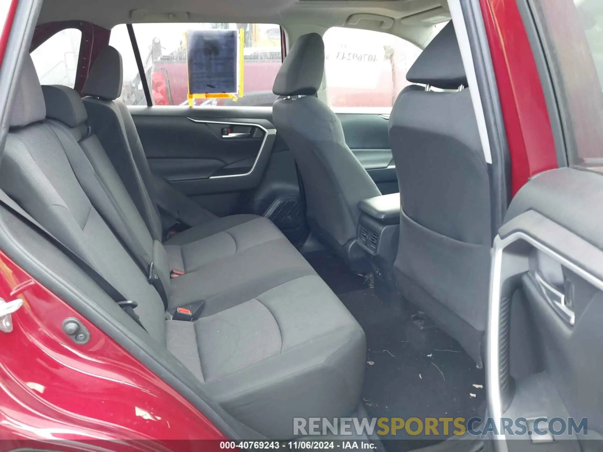 8 Photograph of a damaged car JTMP1RFV7KD506617 TOYOTA RAV4 2019