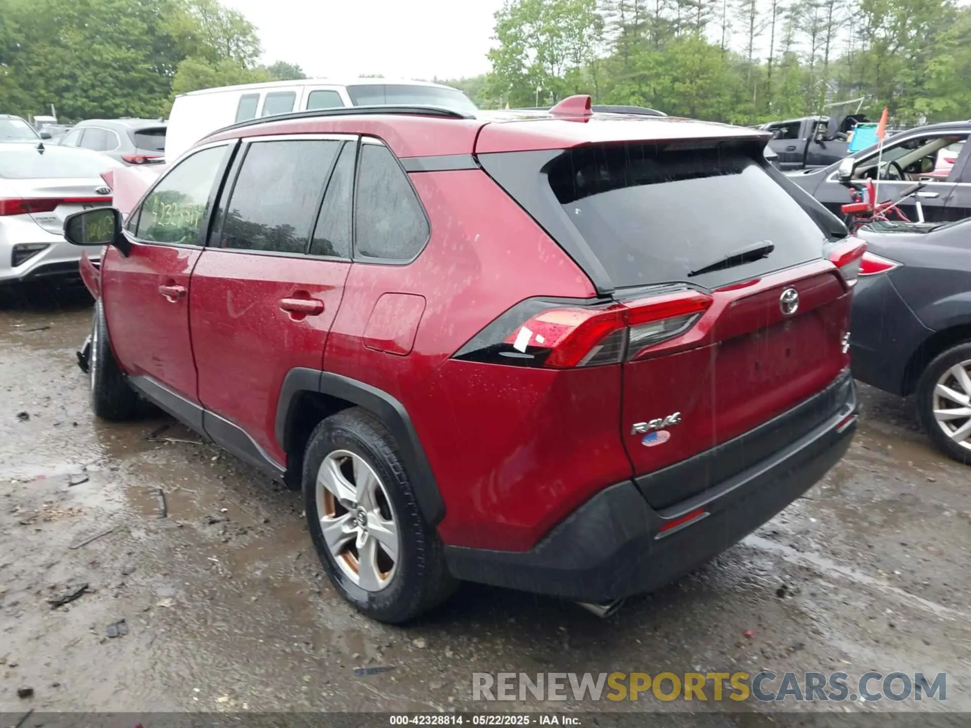 3 Photograph of a damaged car JTMP1RFV7KD516029 TOYOTA RAV4 2019