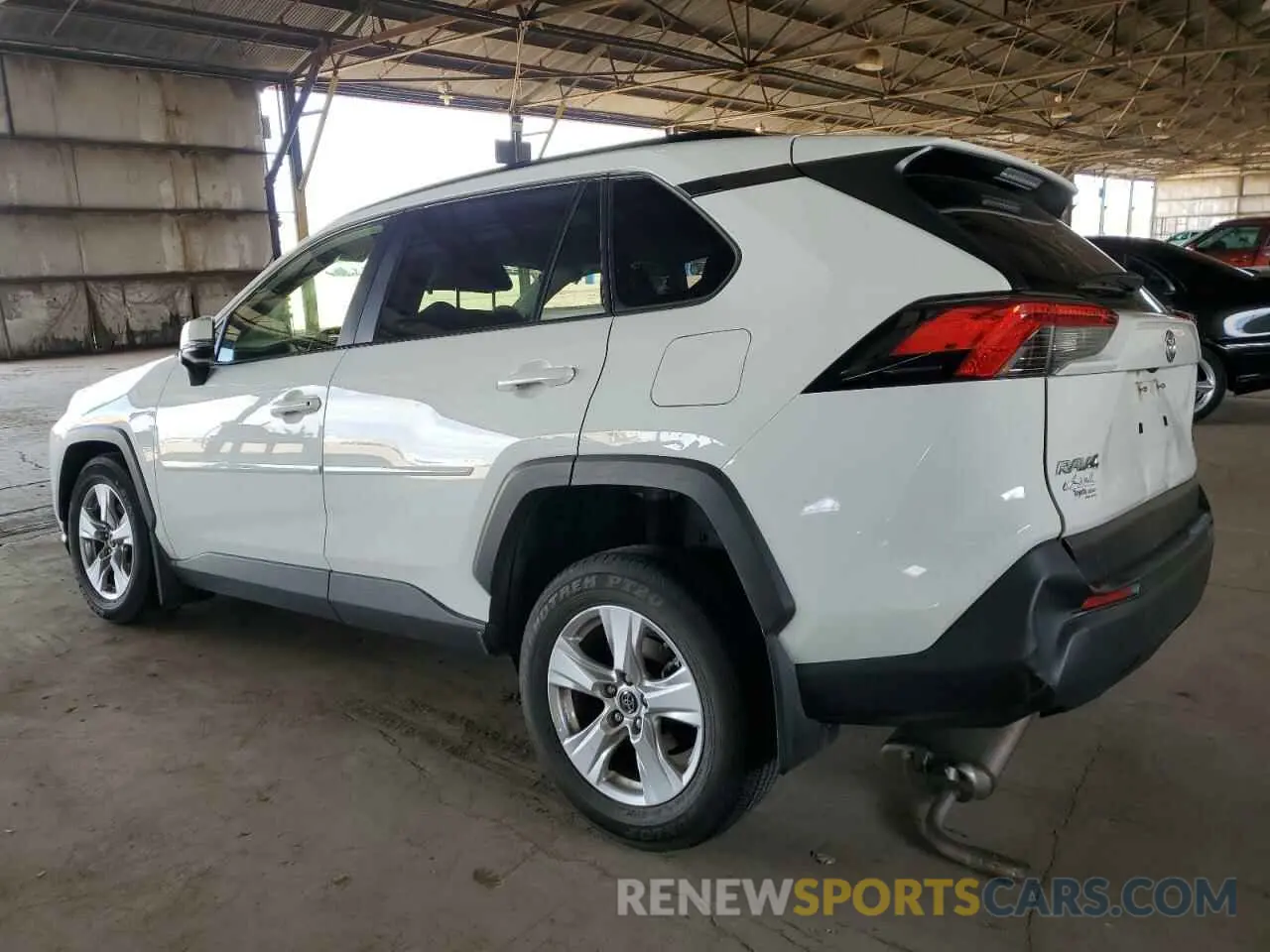 2 Photograph of a damaged car JTMP1RFV7KJ007608 TOYOTA RAV4 2019