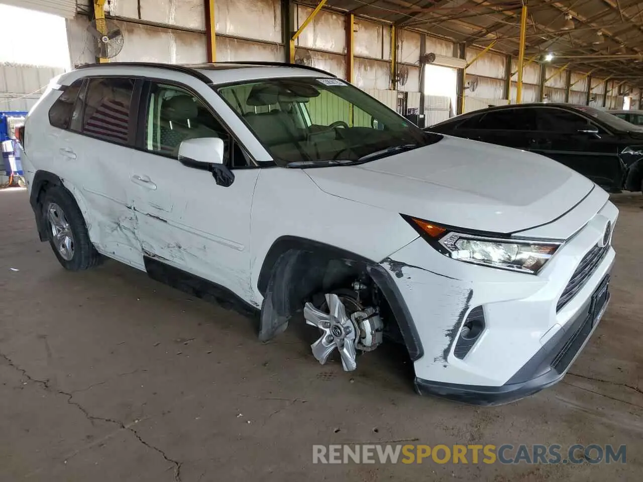 4 Photograph of a damaged car JTMP1RFV7KJ007608 TOYOTA RAV4 2019