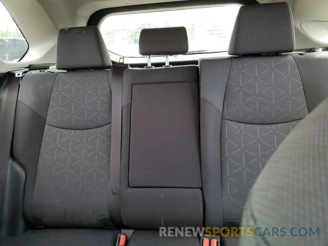 10 Photograph of a damaged car JTMP1RFV7KJ009276 TOYOTA RAV4 2019