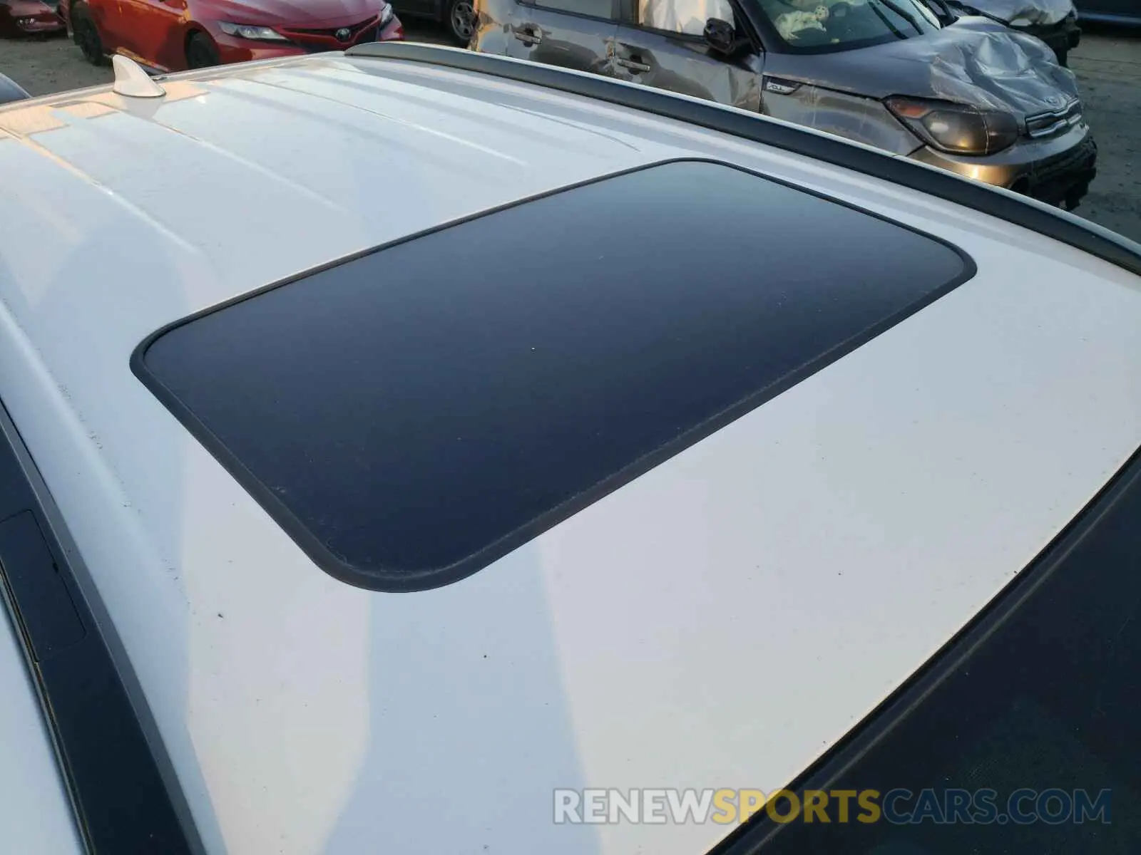 7 Photograph of a damaged car JTMP1RFV7KJ015286 TOYOTA RAV4 2019