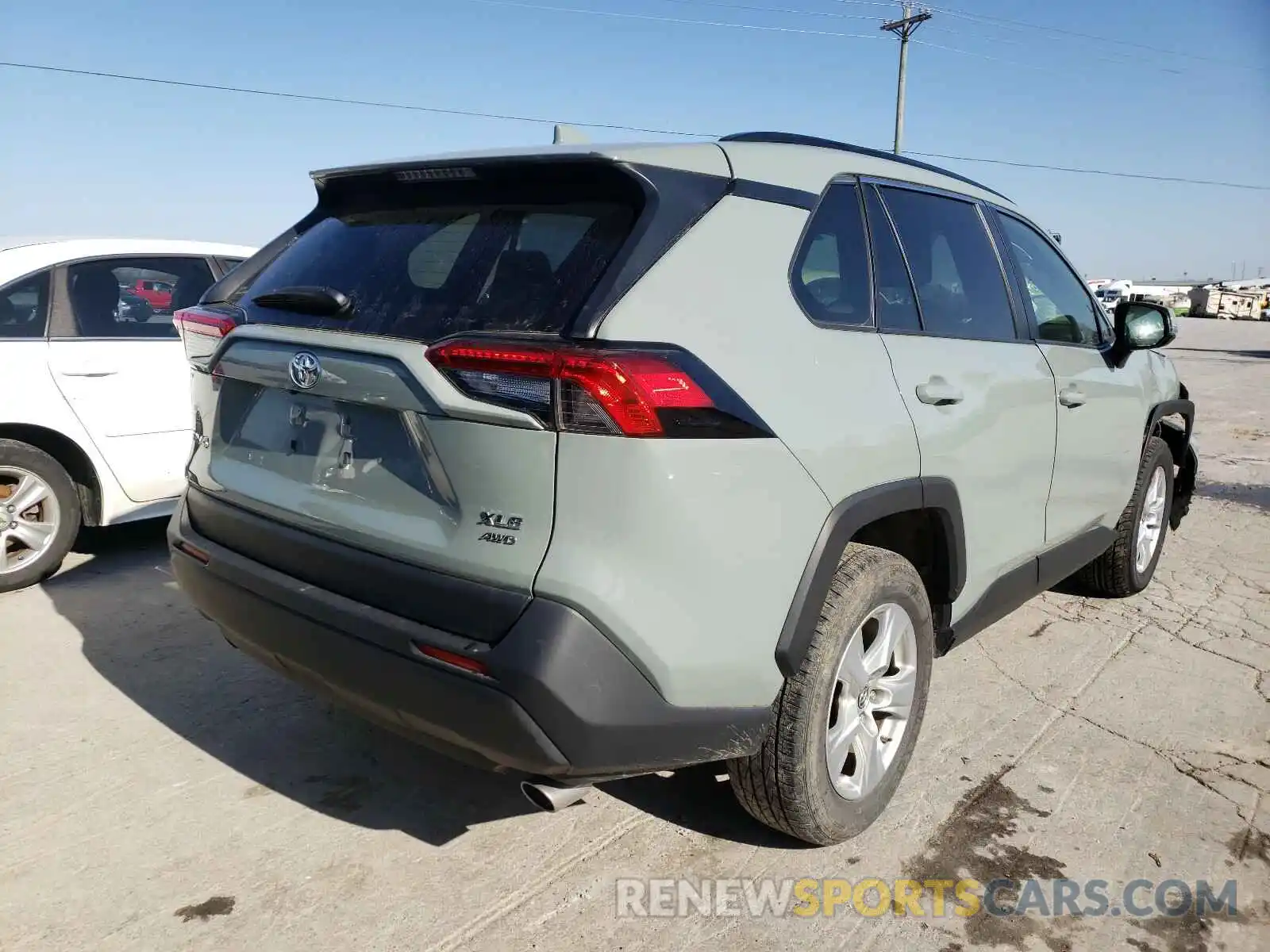 4 Photograph of a damaged car JTMP1RFV7KJ021248 TOYOTA RAV4 2019