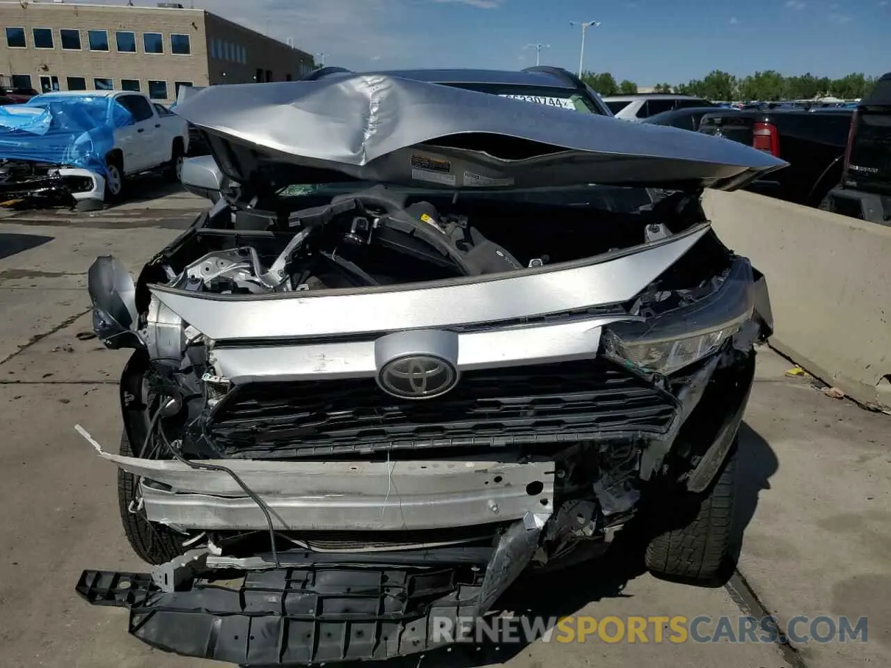 5 Photograph of a damaged car JTMP1RFV8KD008720 TOYOTA RAV4 2019