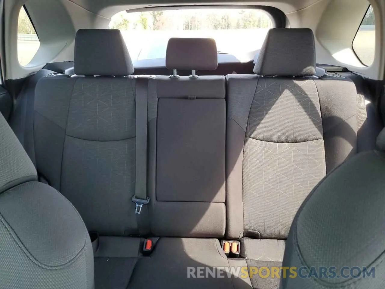 10 Photograph of a damaged car JTMP1RFV8KD009012 TOYOTA RAV4 2019