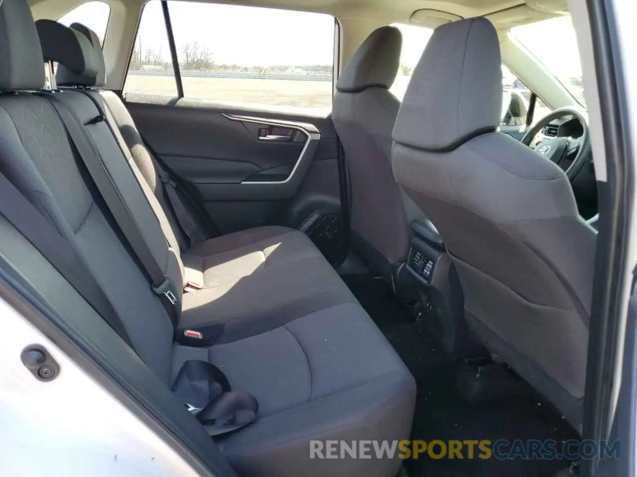 11 Photograph of a damaged car JTMP1RFV8KD009012 TOYOTA RAV4 2019