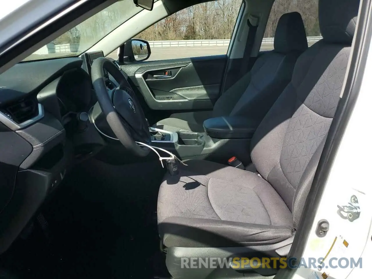 7 Photograph of a damaged car JTMP1RFV8KD009012 TOYOTA RAV4 2019