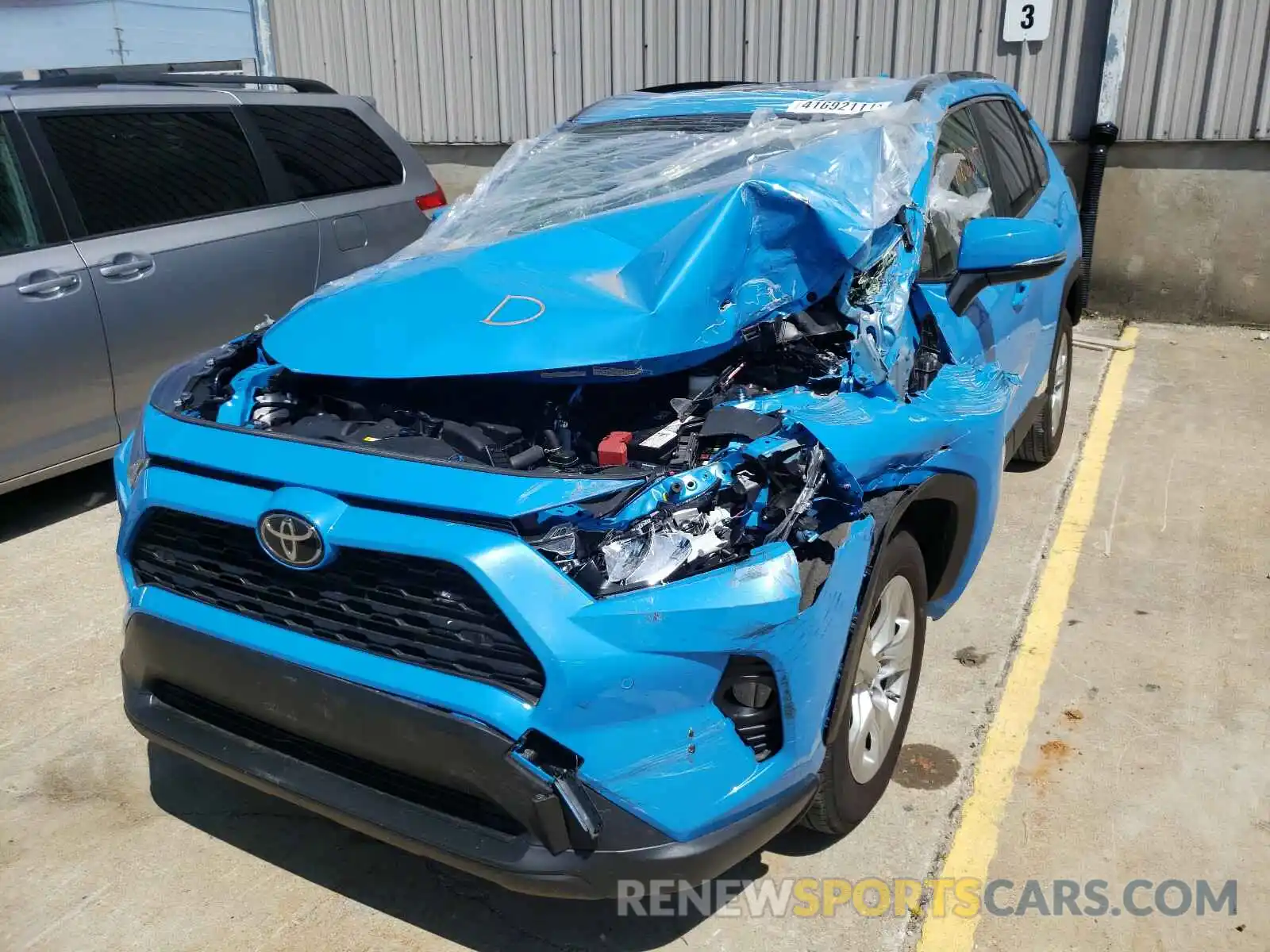 2 Photograph of a damaged car JTMP1RFV8KD013772 TOYOTA RAV4 2019