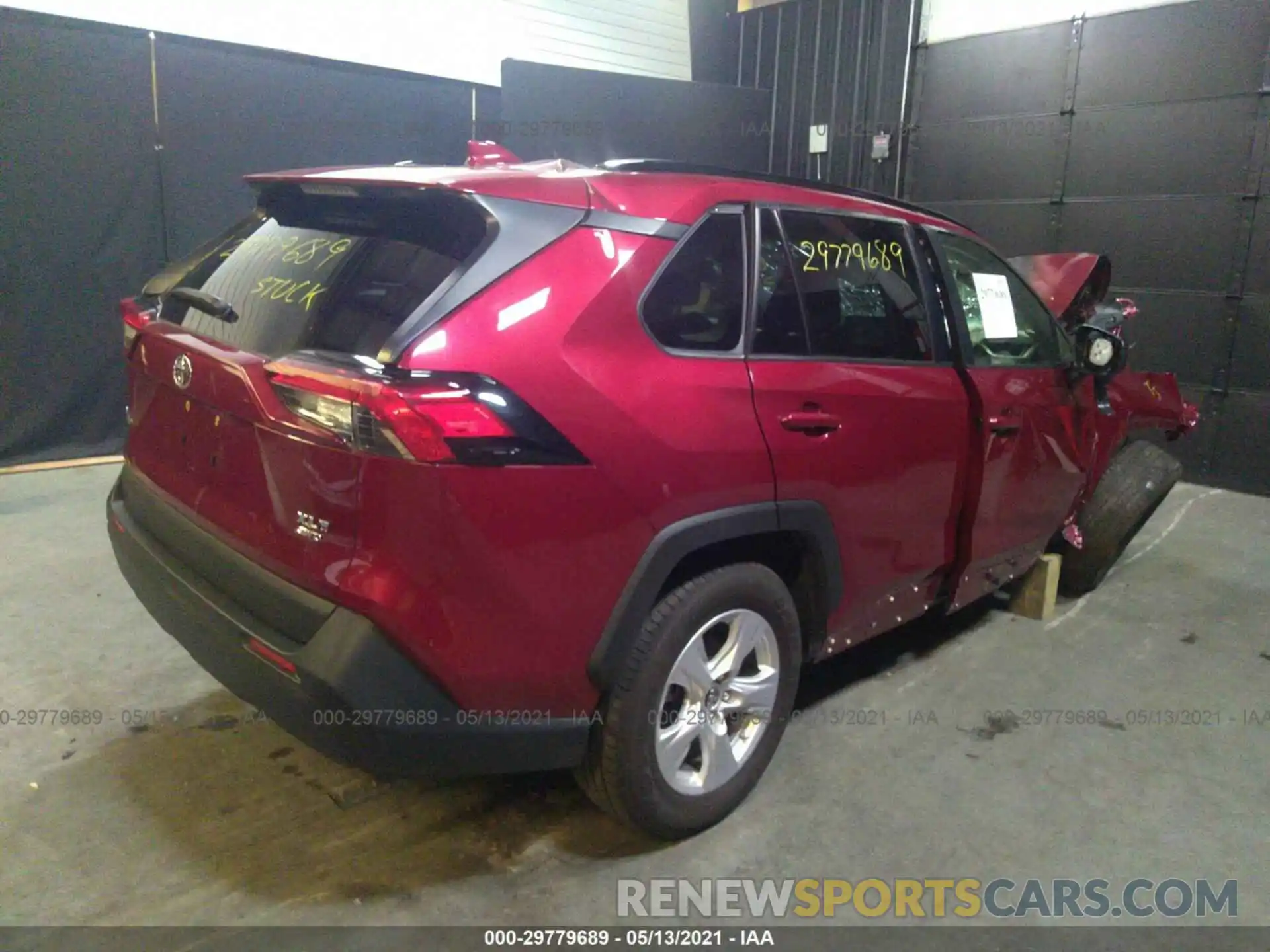 4 Photograph of a damaged car JTMP1RFV8KD021337 TOYOTA RAV4 2019