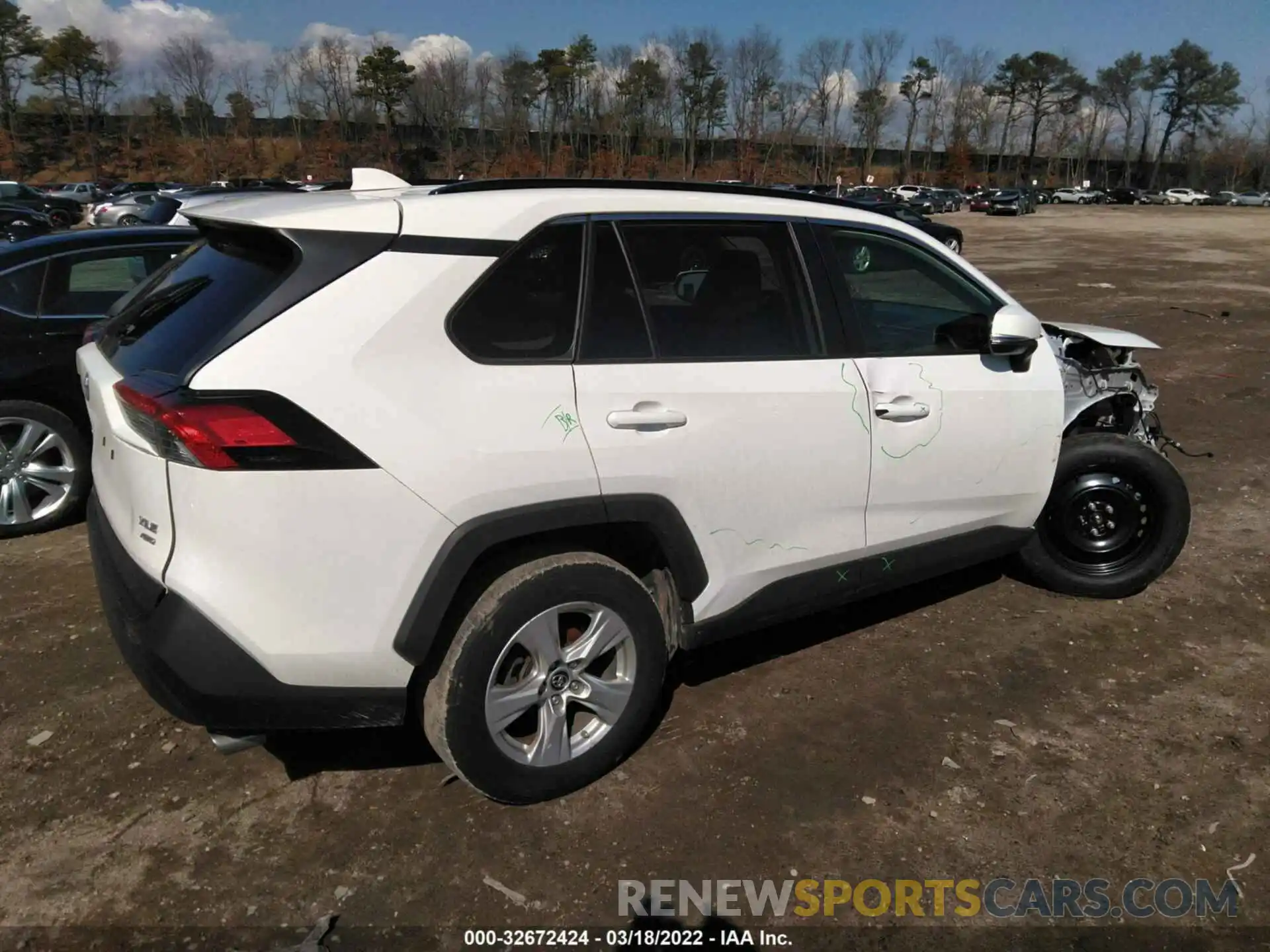 4 Photograph of a damaged car JTMP1RFV8KD022407 TOYOTA RAV4 2019