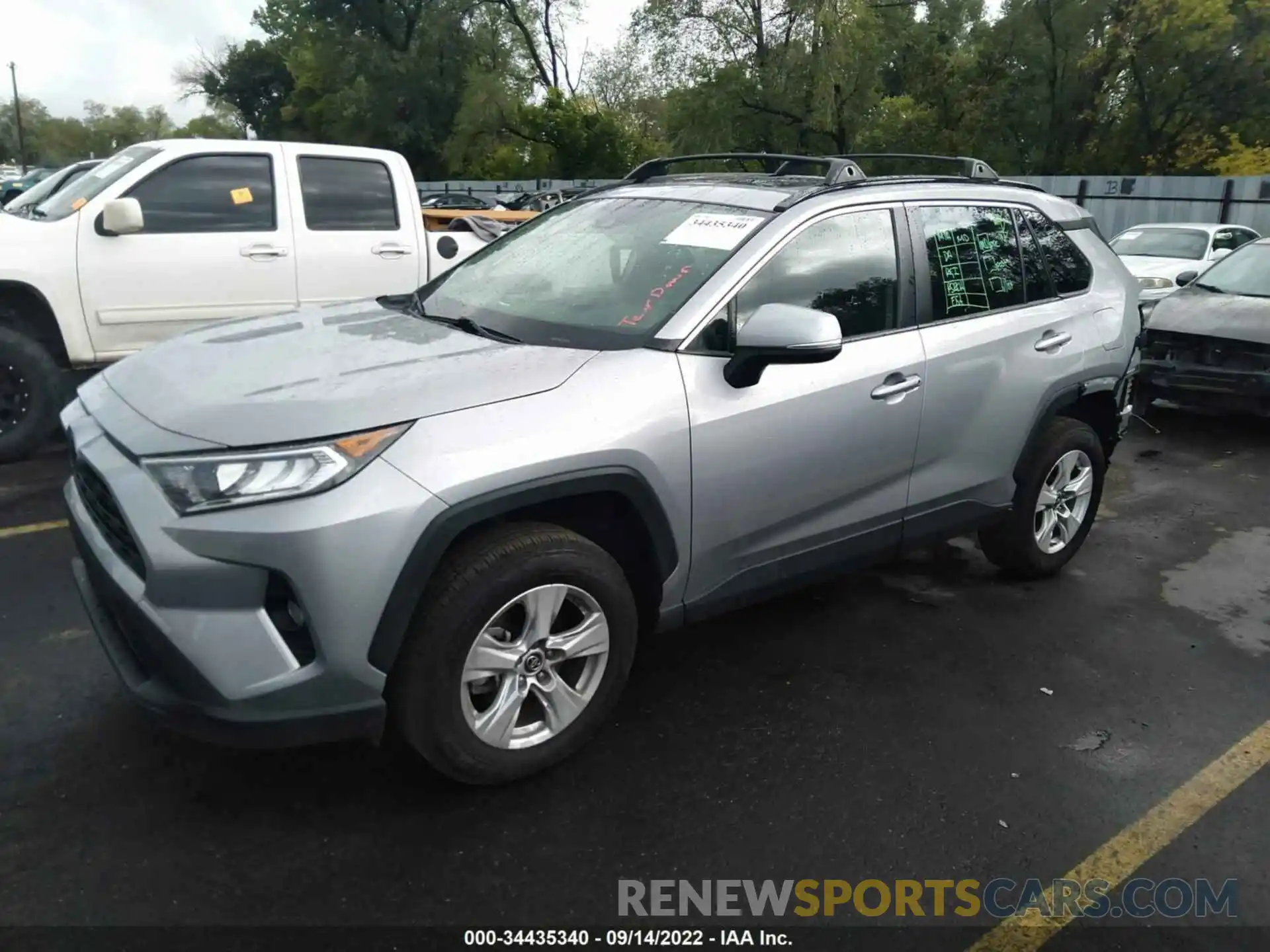 2 Photograph of a damaged car JTMP1RFV8KD027252 TOYOTA RAV4 2019