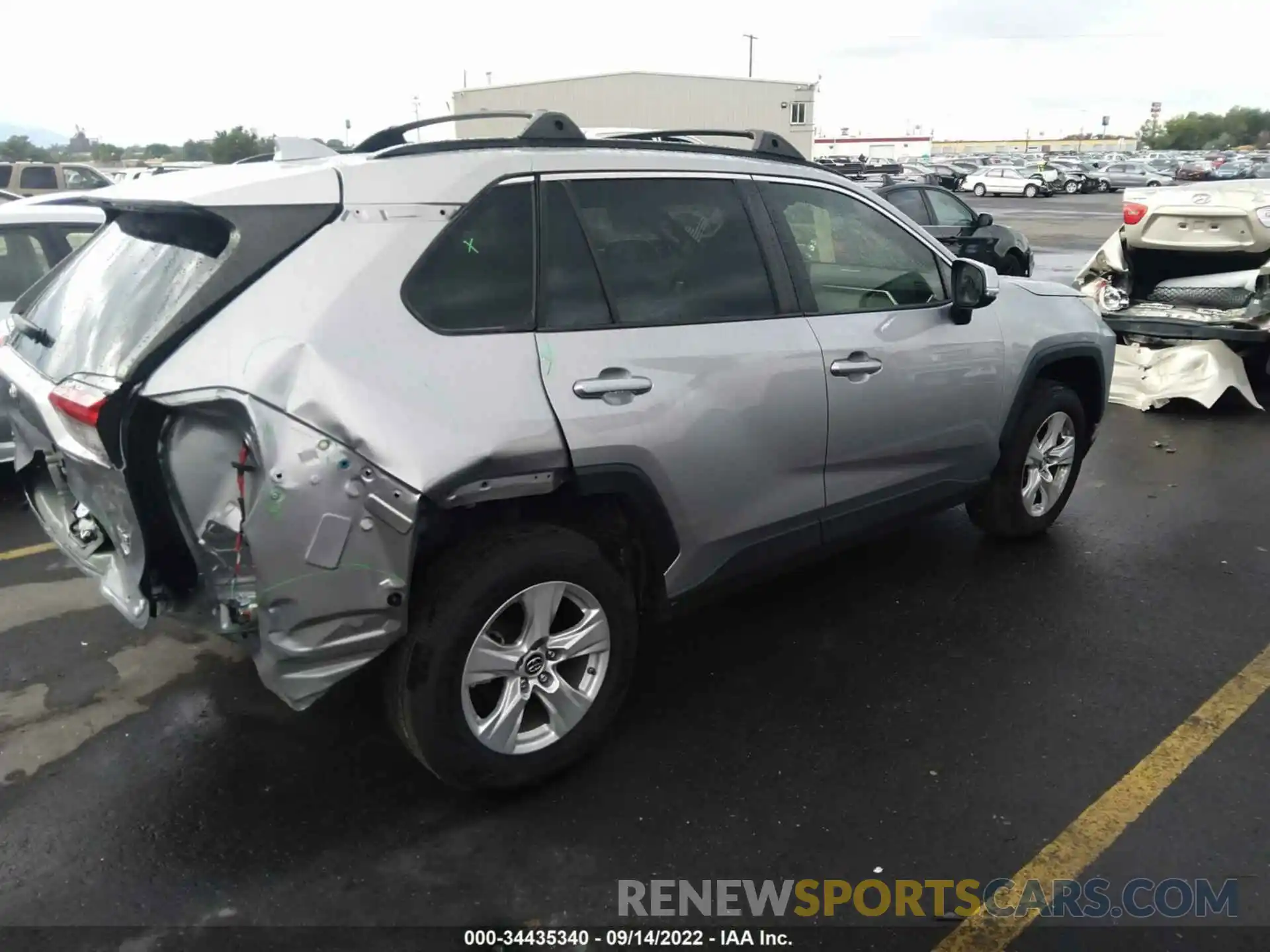 4 Photograph of a damaged car JTMP1RFV8KD027252 TOYOTA RAV4 2019