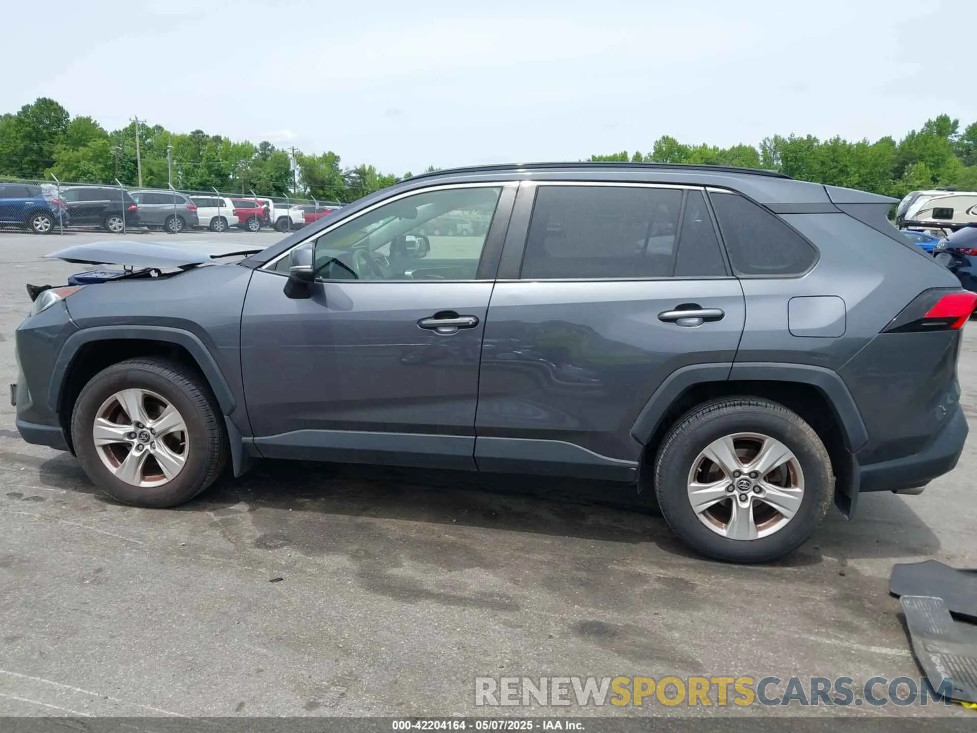 15 Photograph of a damaged car JTMP1RFV8KD030071 TOYOTA RAV4 2019