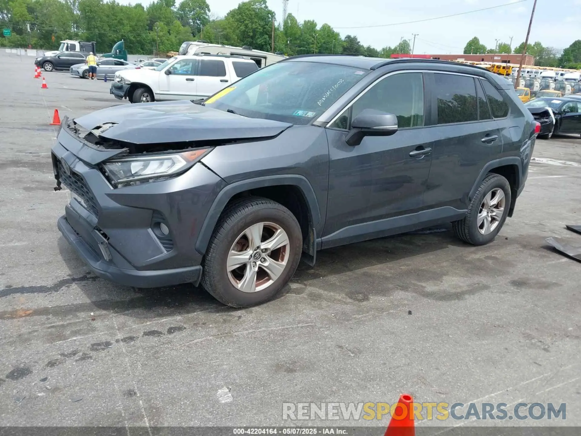 2 Photograph of a damaged car JTMP1RFV8KD030071 TOYOTA RAV4 2019