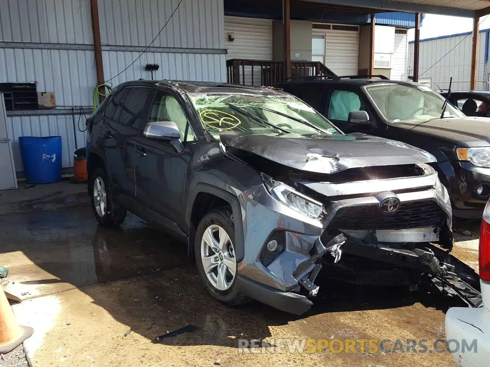 1 Photograph of a damaged car JTMP1RFV8KD041572 TOYOTA RAV4 2019